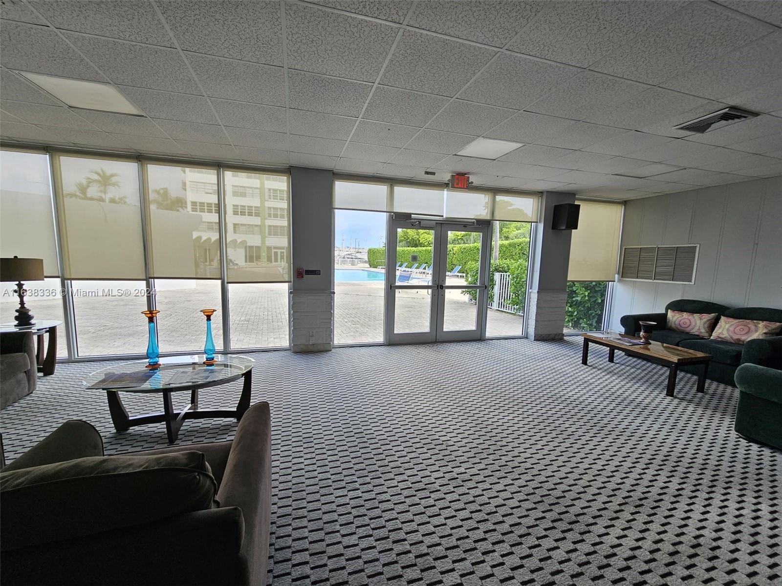BAYVIEW TOWERS CONDO SOUT - Residential