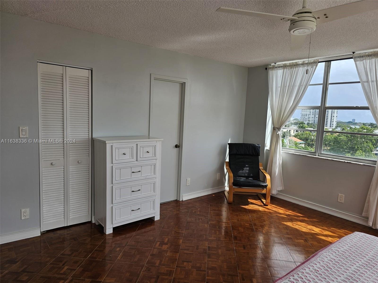 BAYVIEW TOWERS CONDO SOUT - Residential
