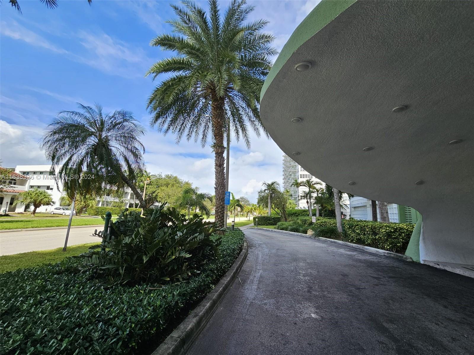 BAYVIEW TOWERS CONDO SOUT - Residential