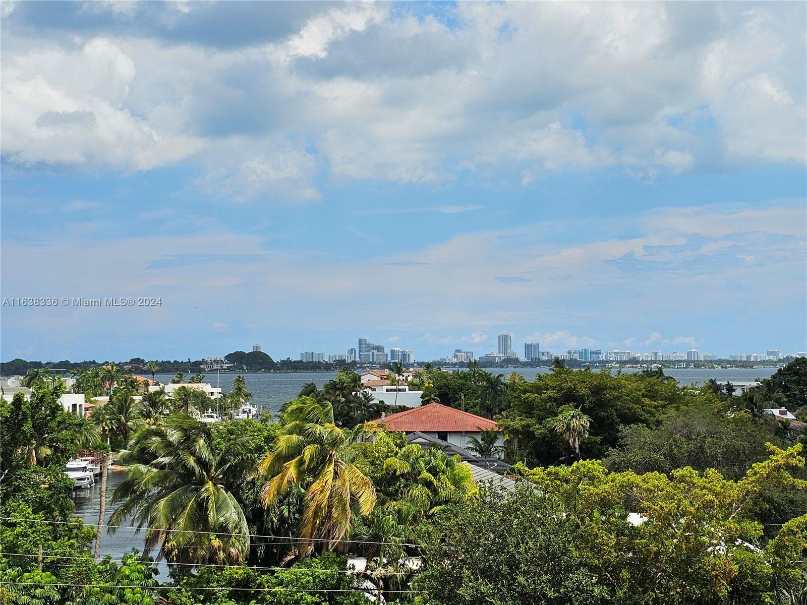 BAYVIEW TOWERS CONDO SOUT - Residential