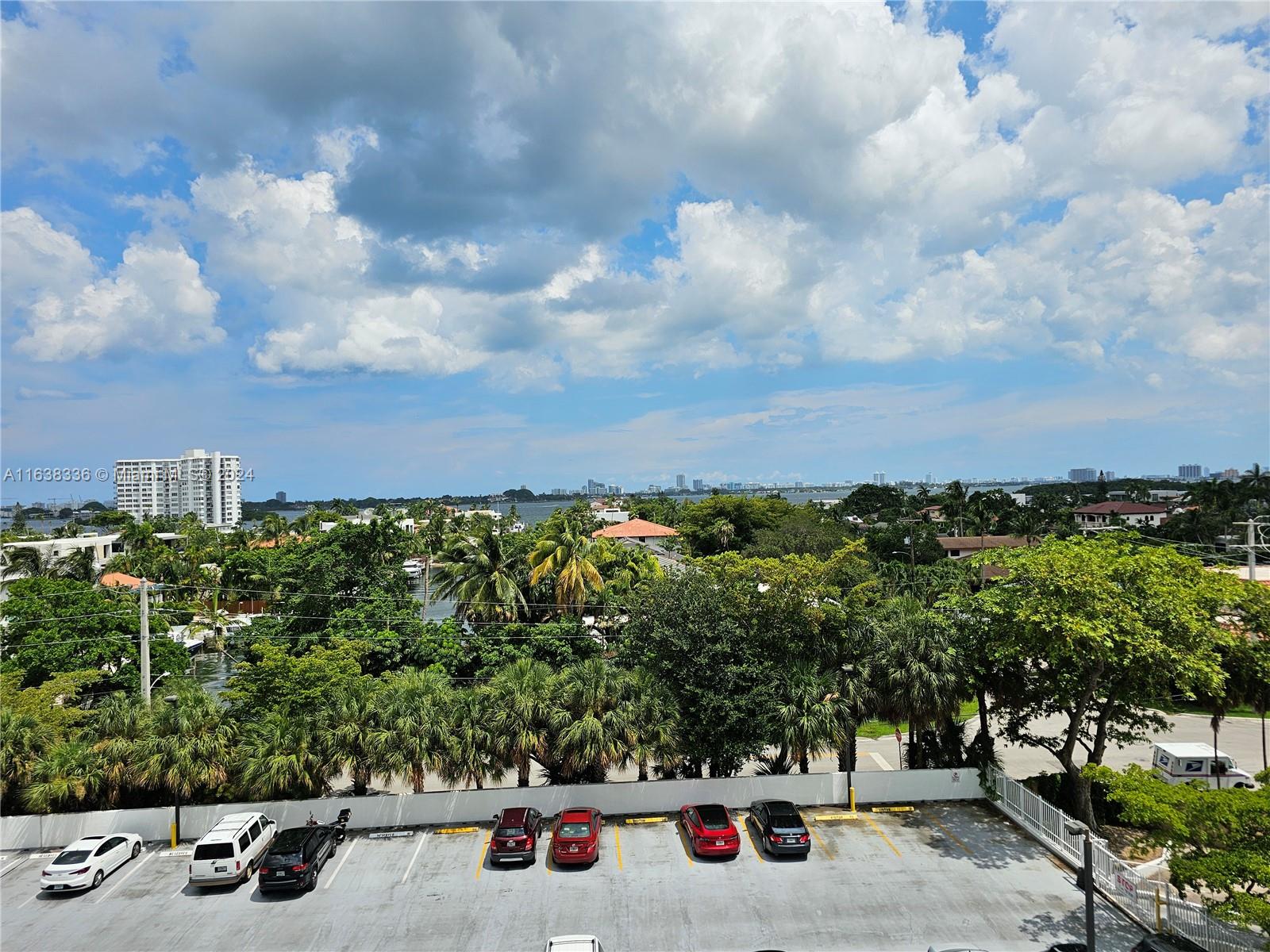 BAYVIEW TOWERS CONDO SOUT - Residential