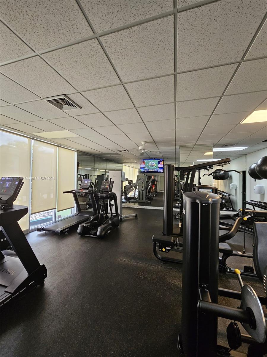 BAYVIEW TOWERS CONDO SOUT - Residential