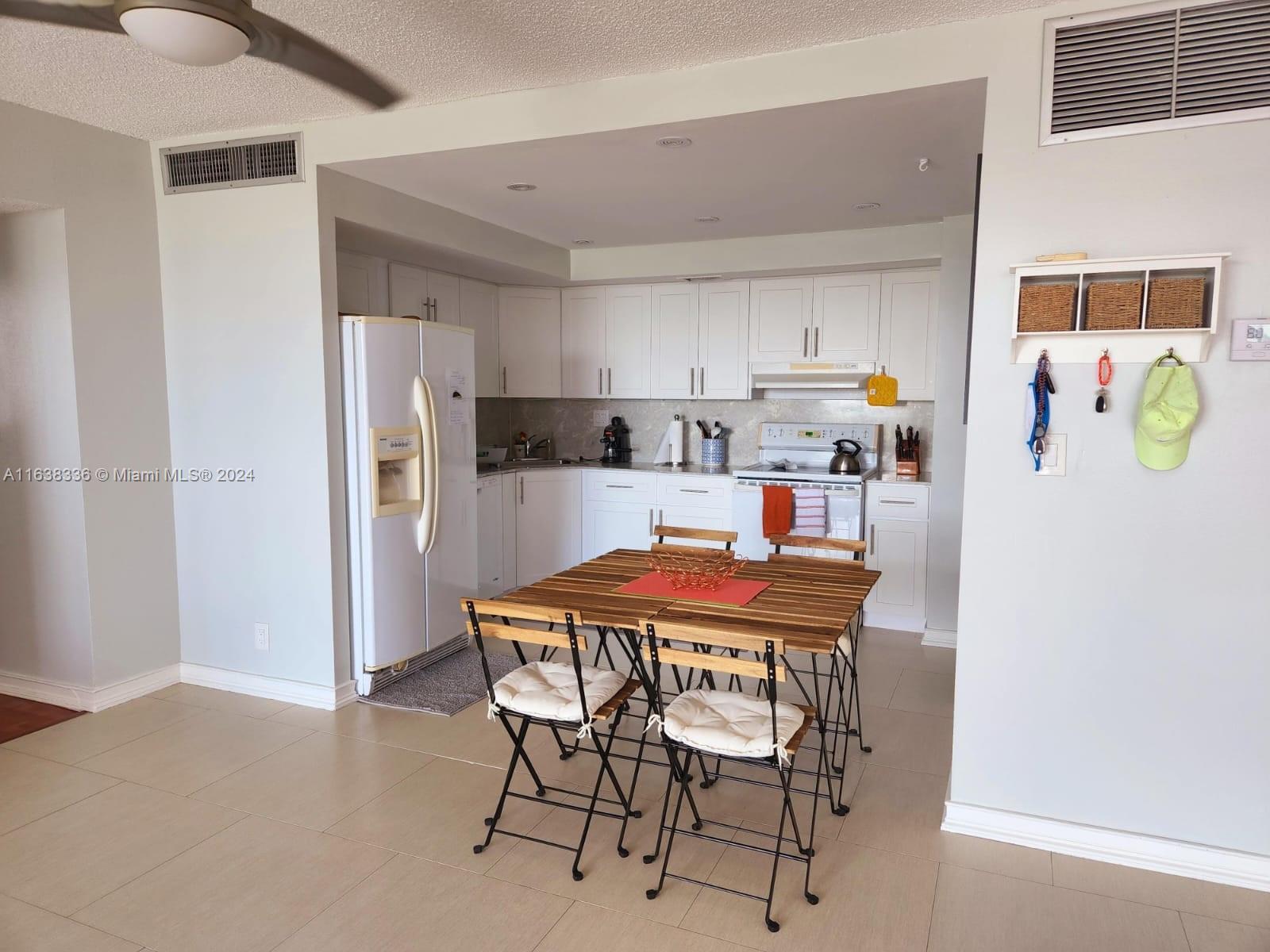 BAYVIEW TOWERS CONDO SOUT - Residential