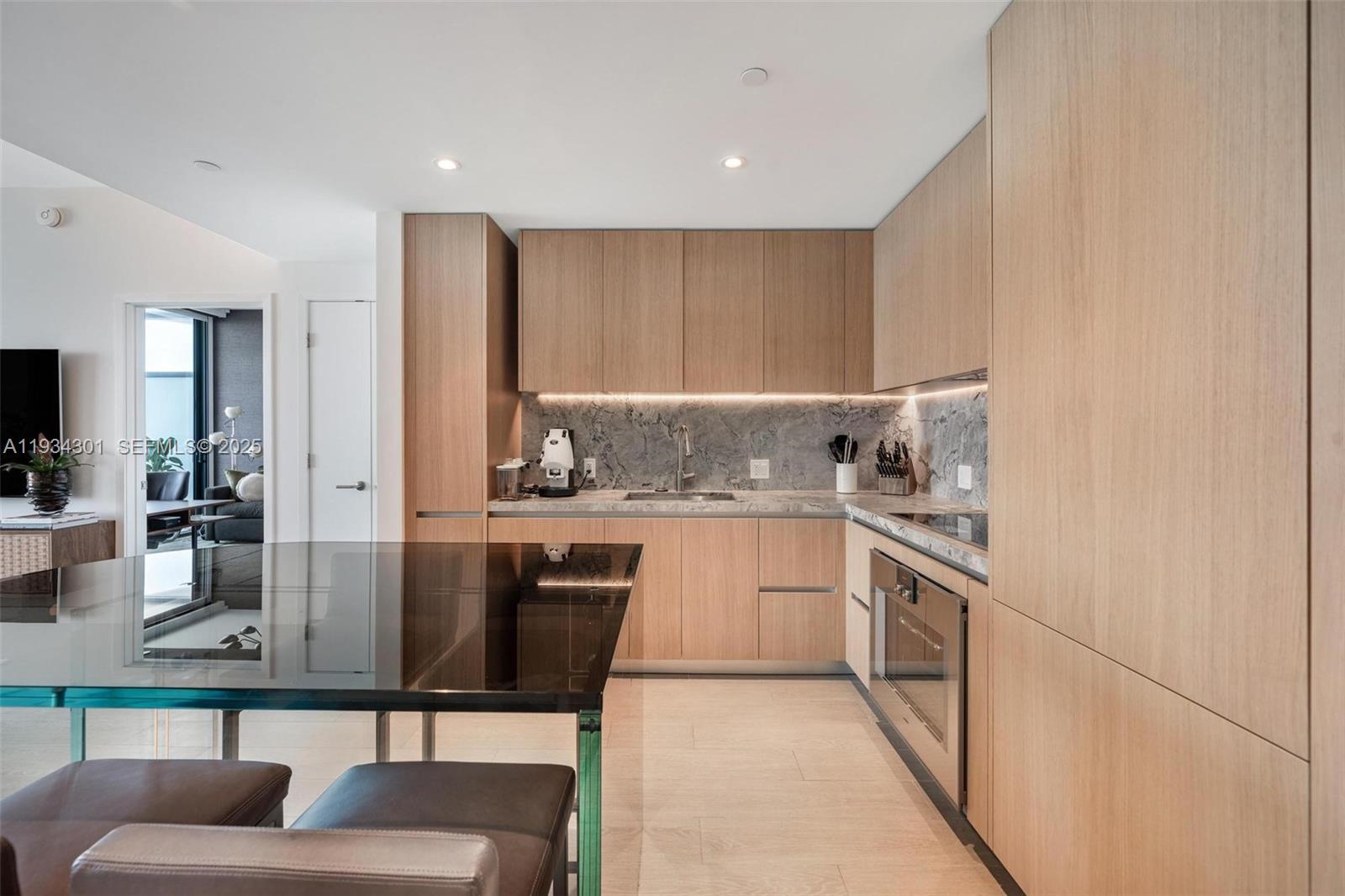 FIVE PARK MIAMI BEACH - Residential
