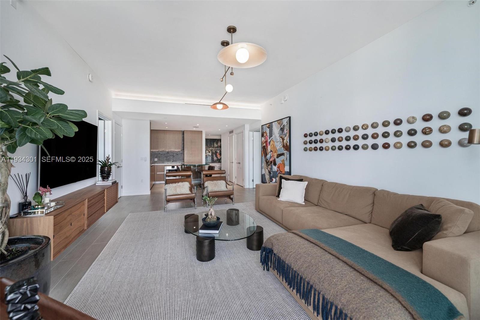 FIVE PARK MIAMI BEACH - Residential