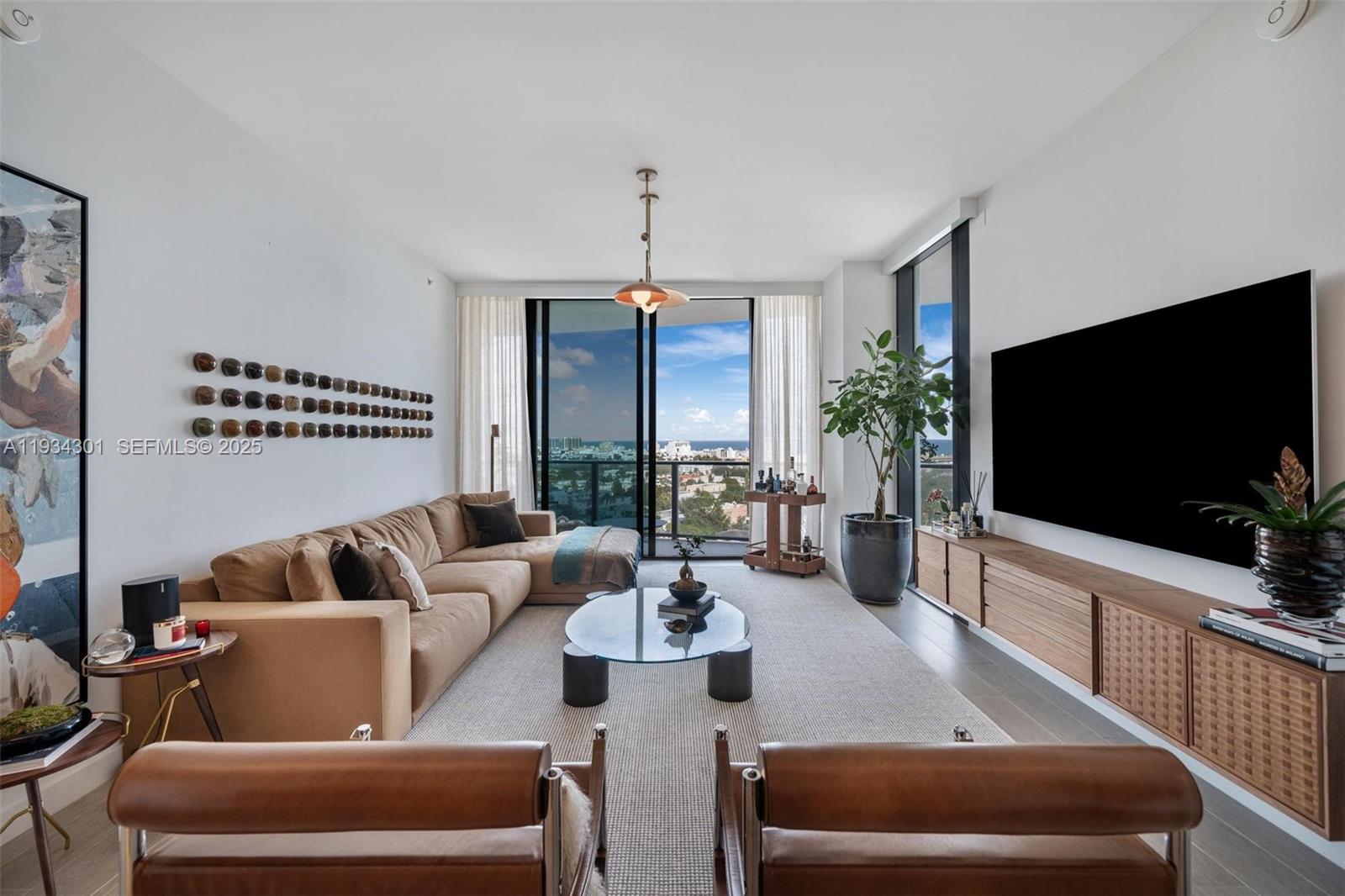 FIVE PARK MIAMI BEACH - Residential