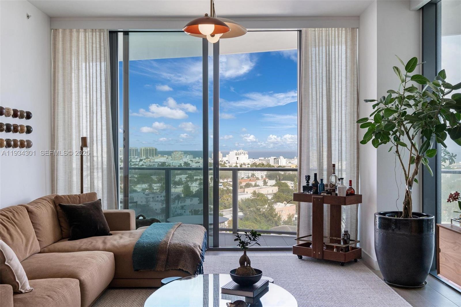 FIVE PARK MIAMI BEACH - Residential