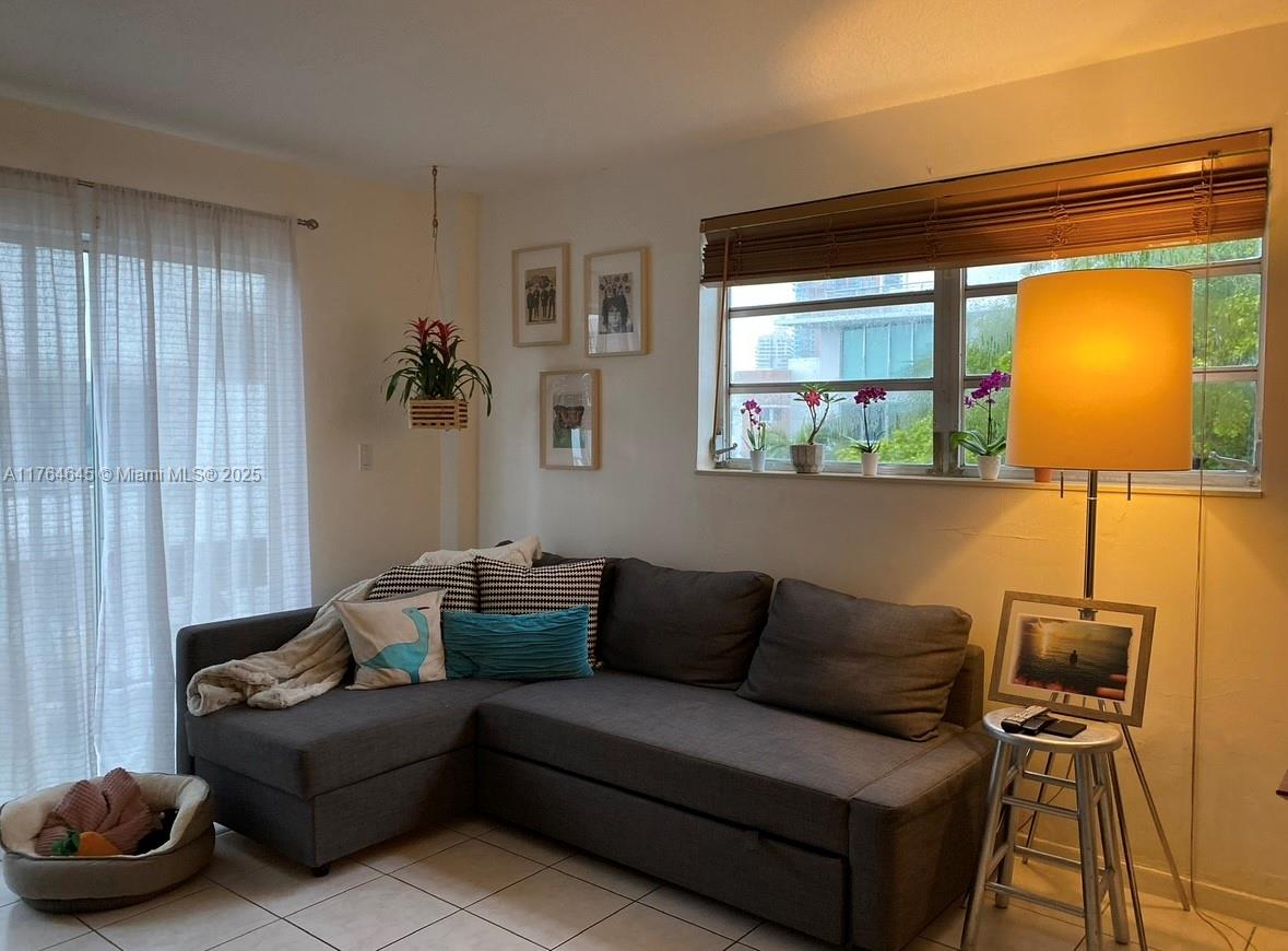 Charming and bright 1 bedroom, 1 bathroom residence, nestled in the heart of South Beach's desirable South Pointe neighborhood!

Just 4 blocks from the ocean and South Pointe Park, this lovely home features a spacious walk-in closet, in-unit washer and dryer, balcony and 1 assigned parking space.

Enjoy the vibrant energy of South Beach, with its rich cultural scene, beautiful beaches, and endless dining and entertainment options.
