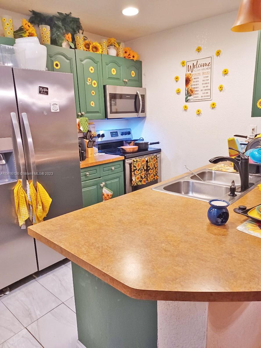 BLUEBERRY HILL IV CONDO - Residential