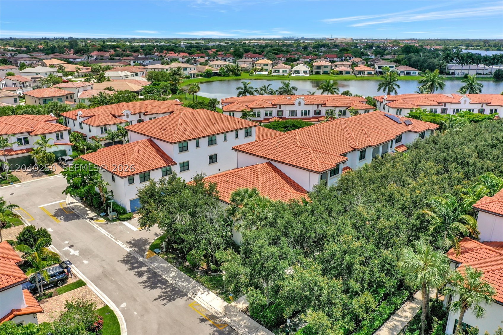PEMBROKE LAKES SOUTH - Residential