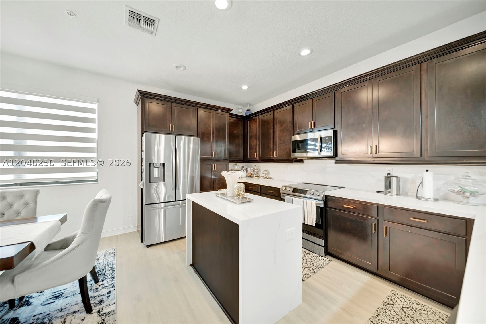PEMBROKE LAKES SOUTH - Residential