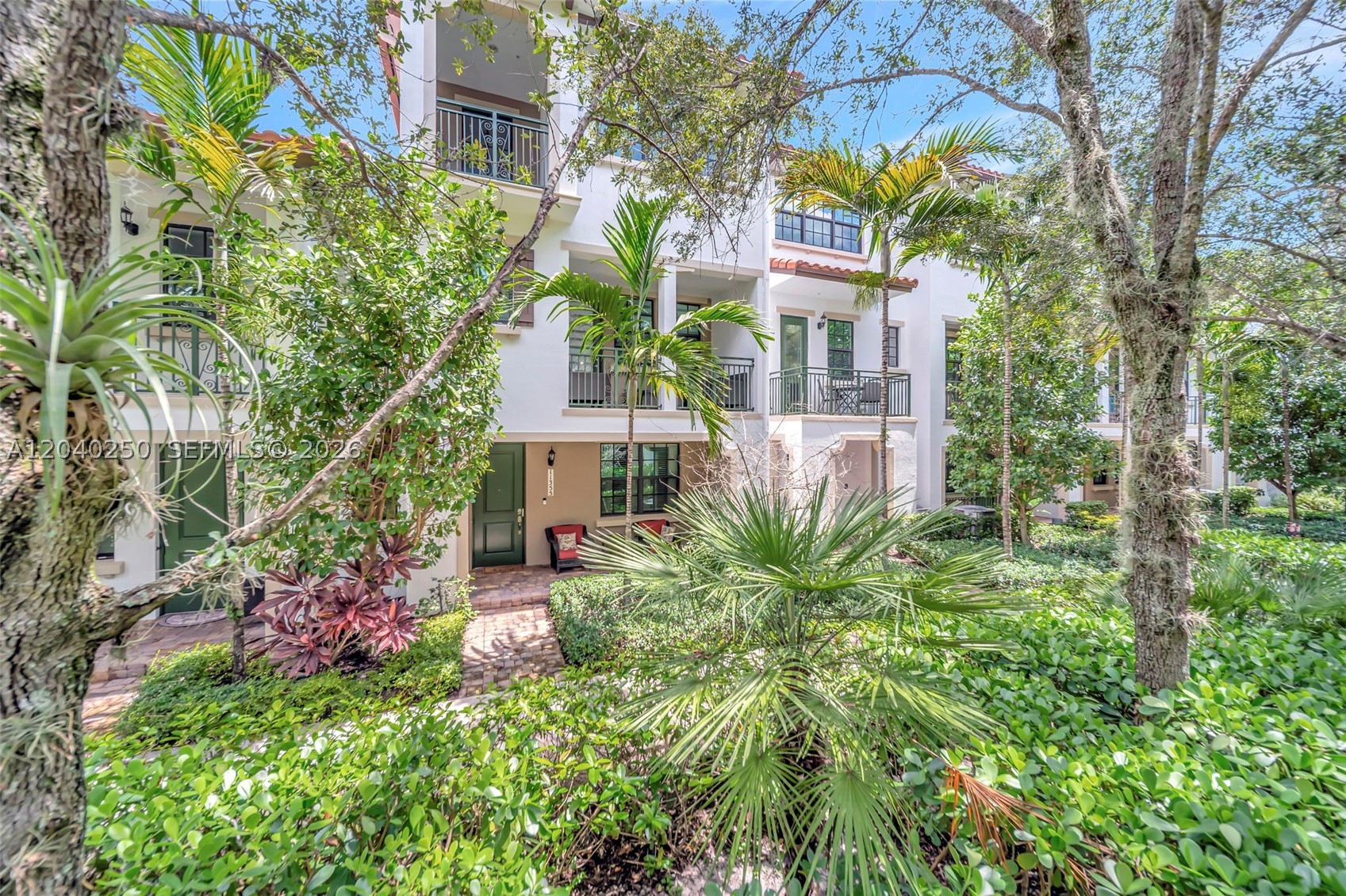 PEMBROKE LAKES SOUTH - Residential