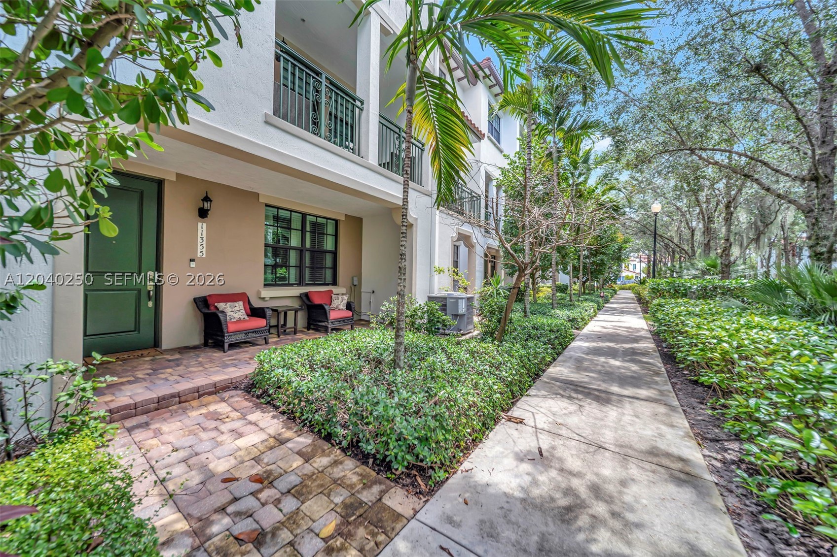 PEMBROKE LAKES SOUTH - Residential