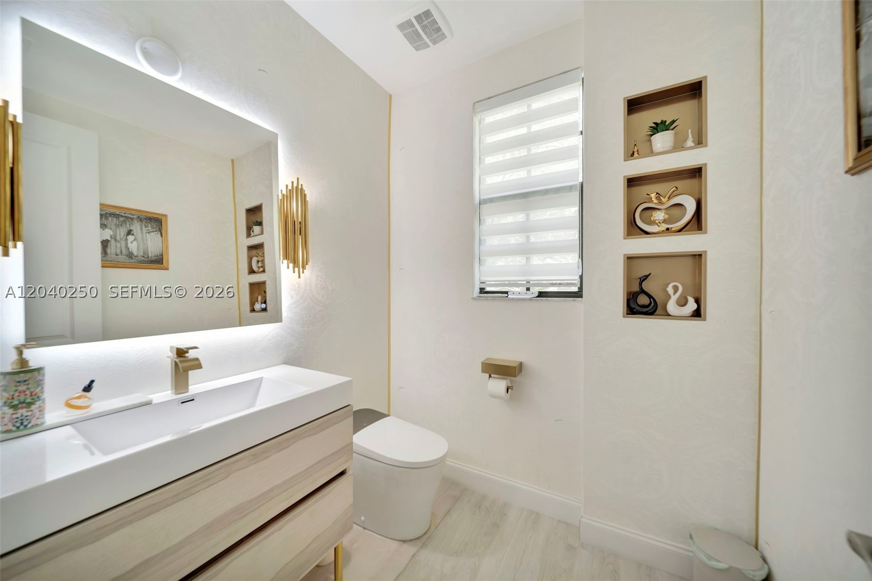 PEMBROKE LAKES SOUTH - Residential