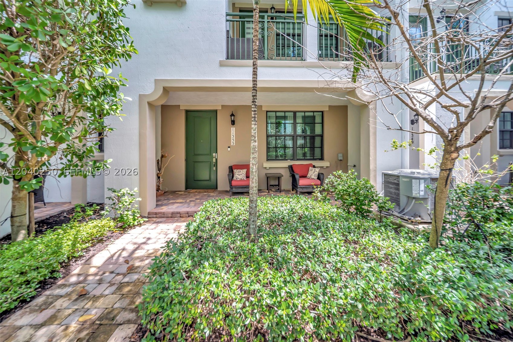 PEMBROKE LAKES SOUTH - Residential