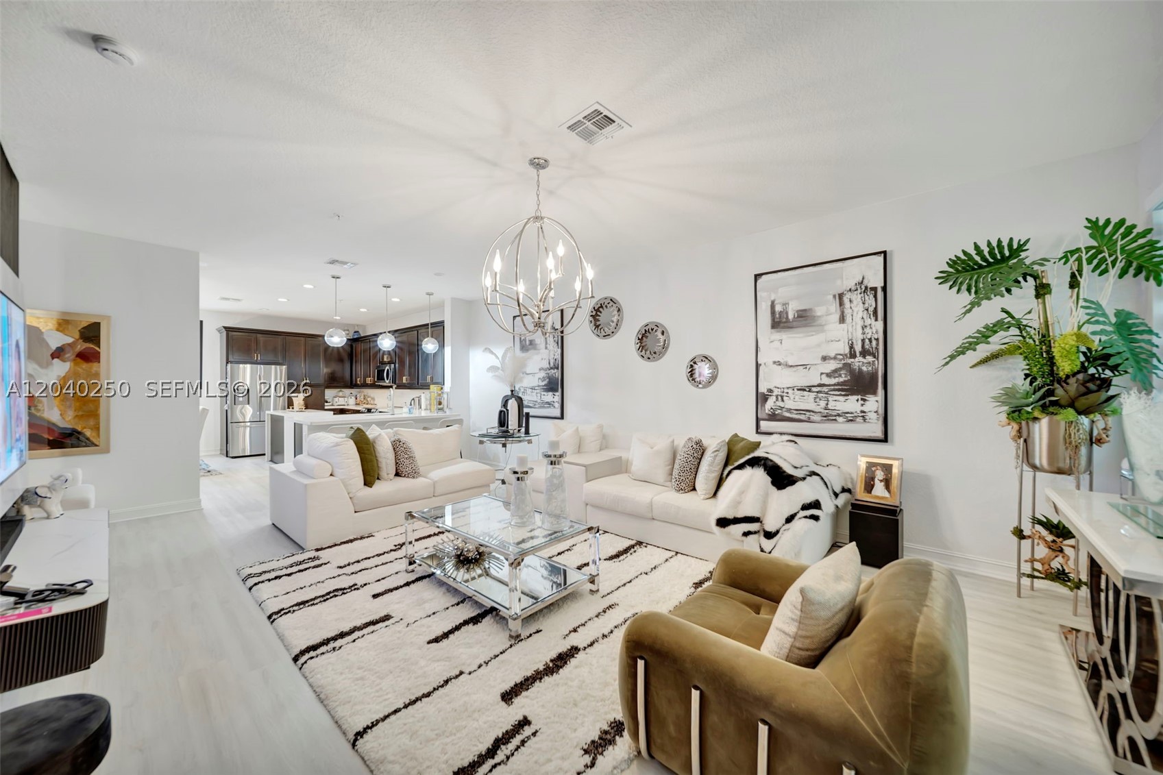 PEMBROKE LAKES SOUTH - Residential