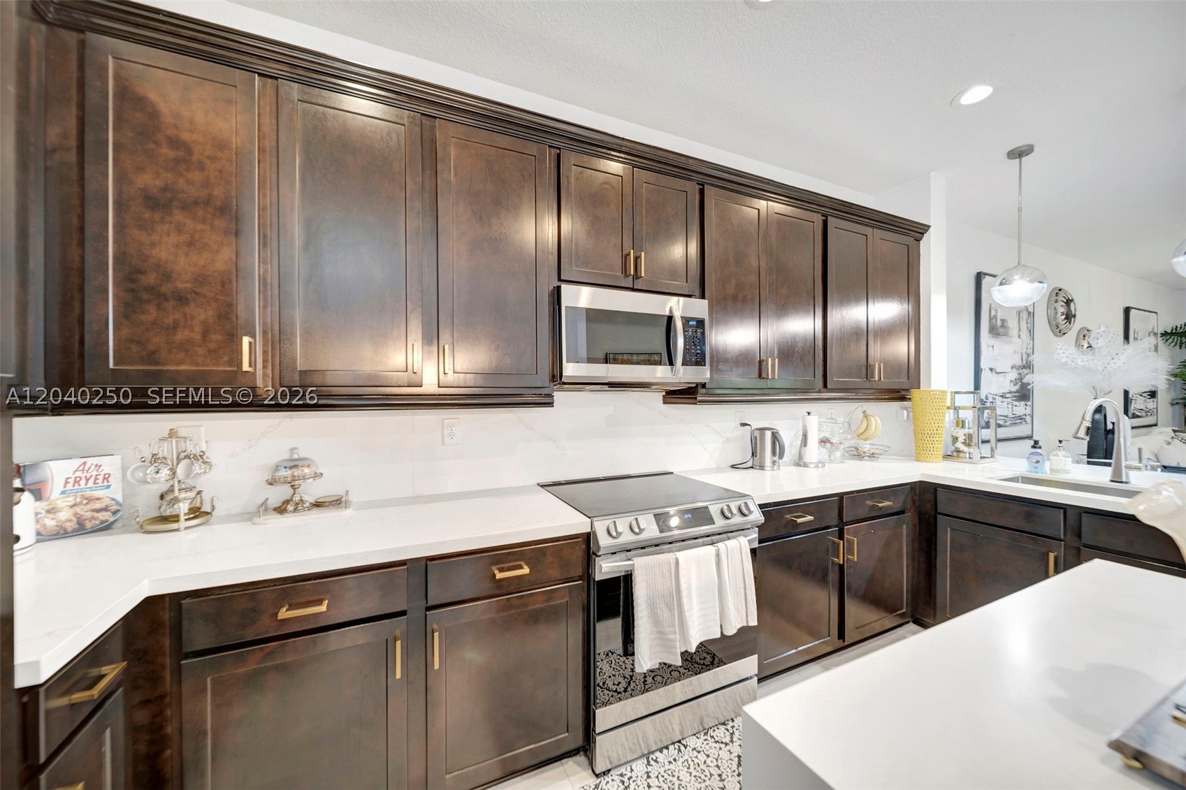 PEMBROKE LAKES SOUTH - Residential