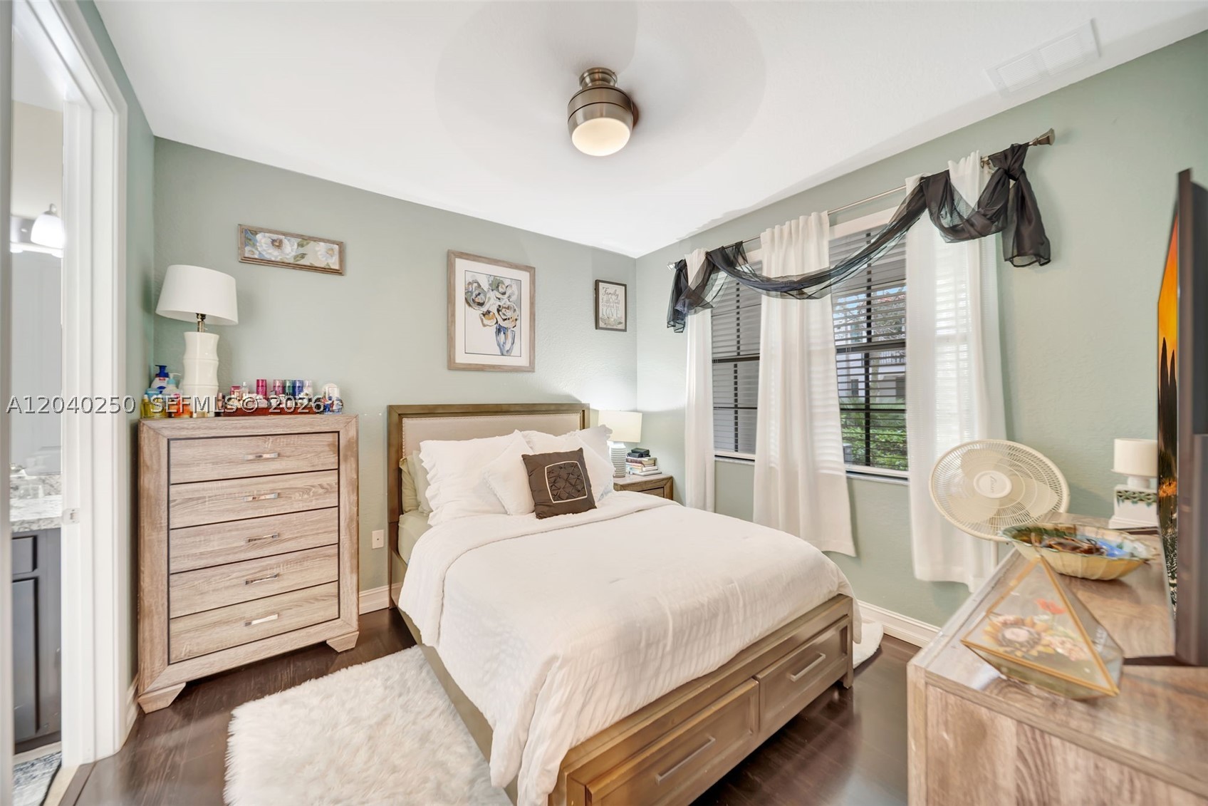 PEMBROKE LAKES SOUTH - Residential