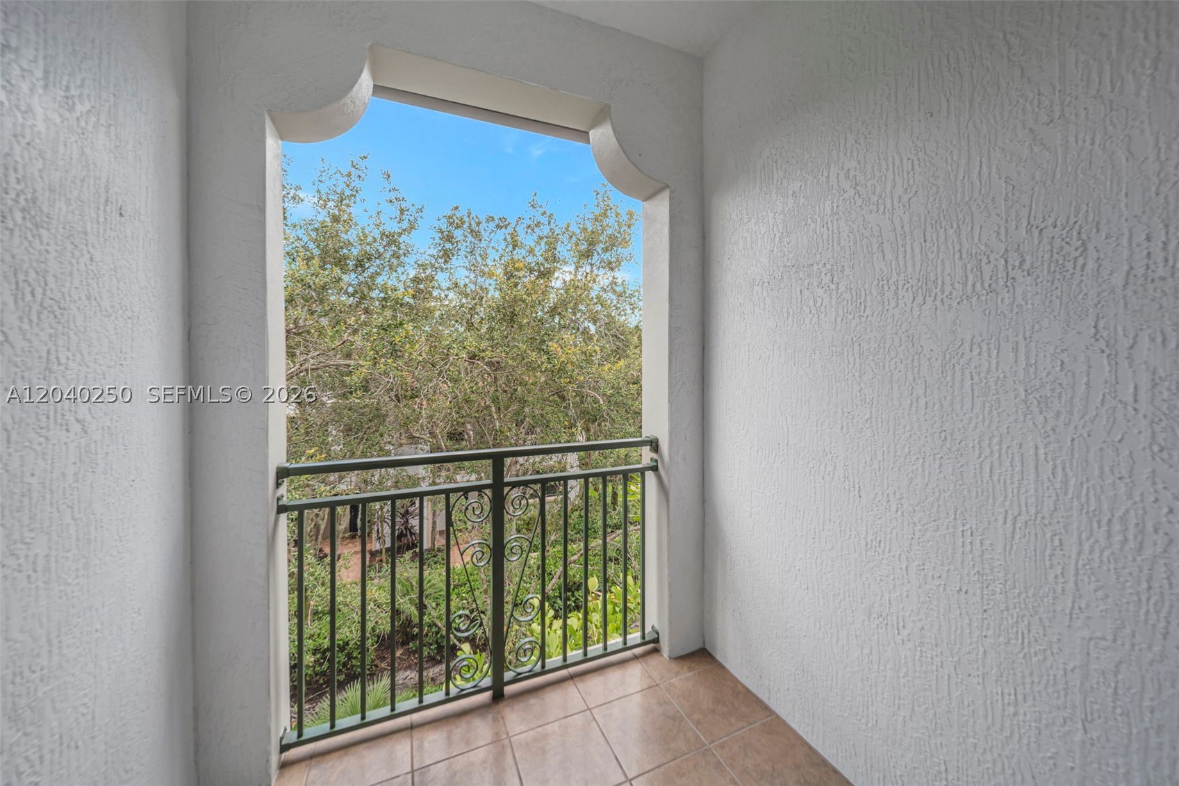 PEMBROKE LAKES SOUTH - Residential