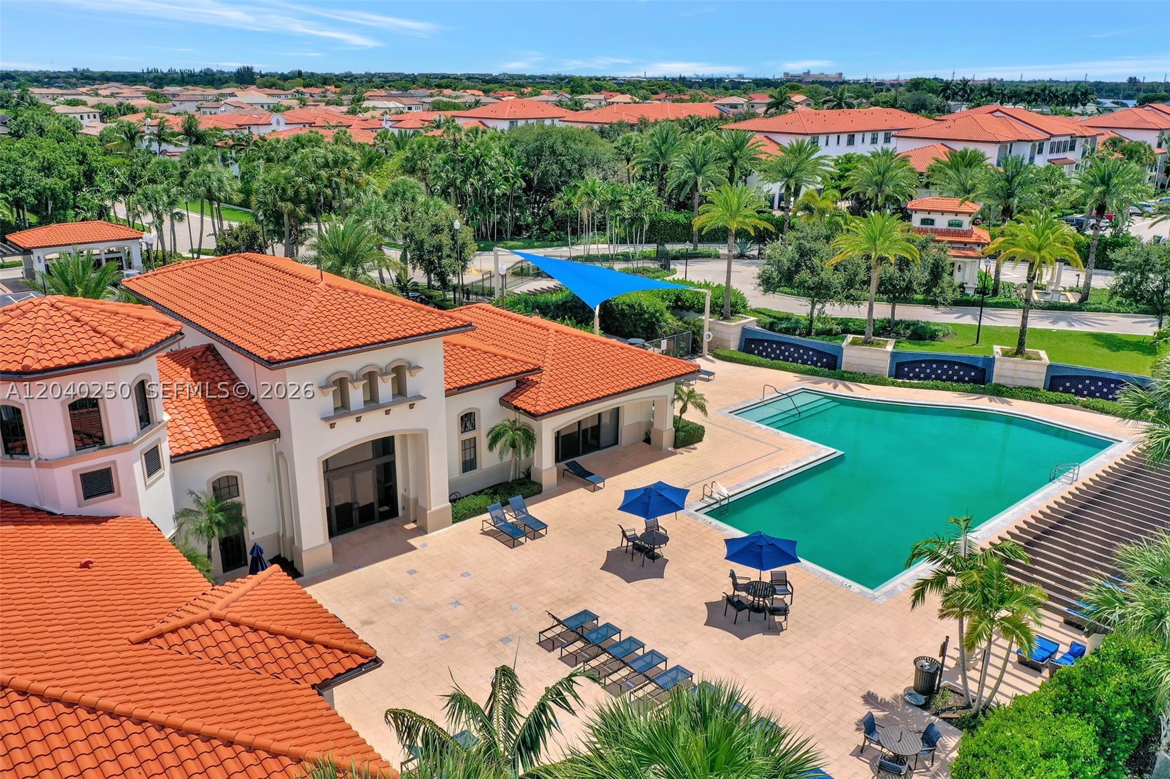 PEMBROKE LAKES SOUTH - Residential
