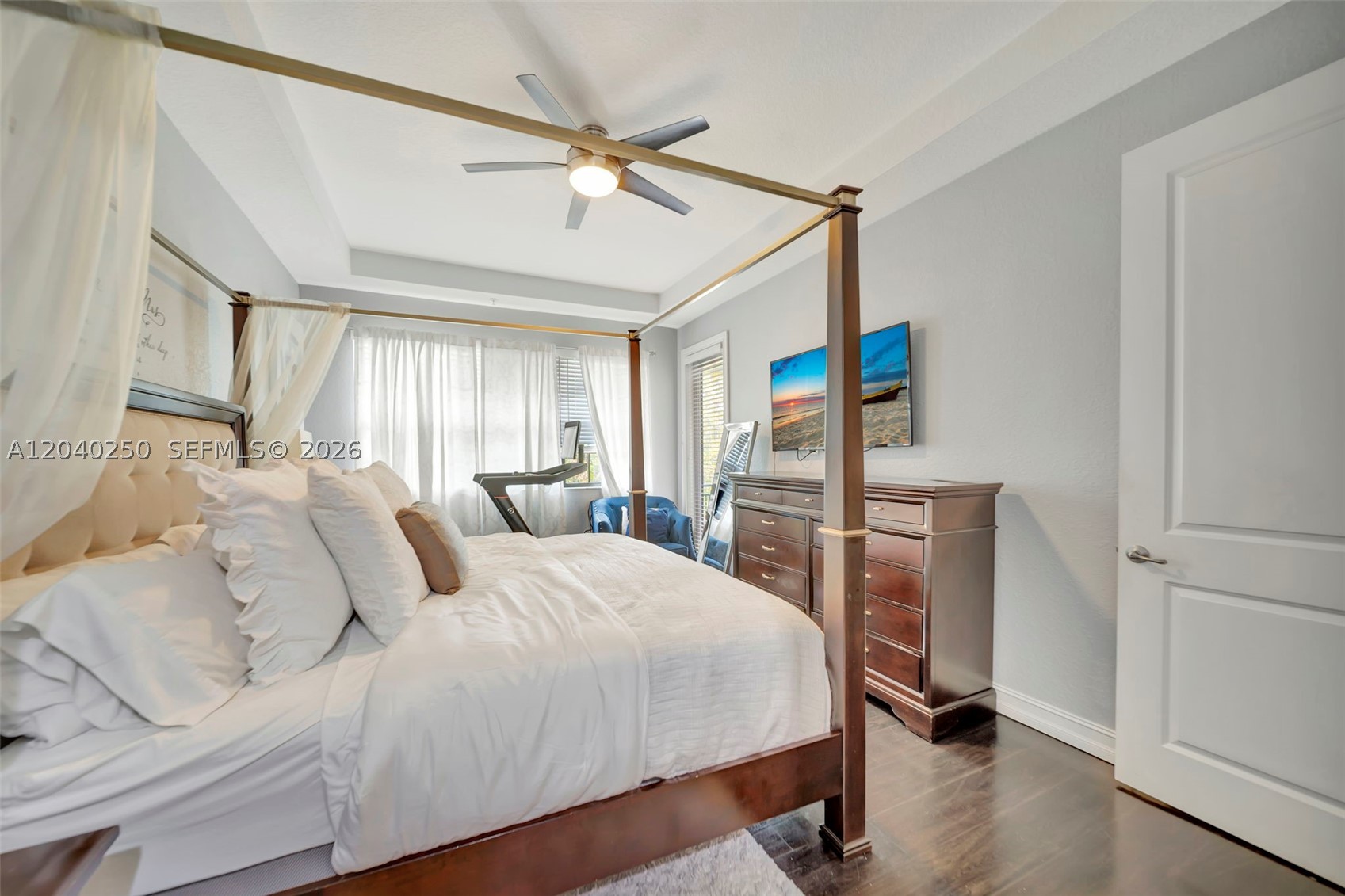 PEMBROKE LAKES SOUTH - Residential