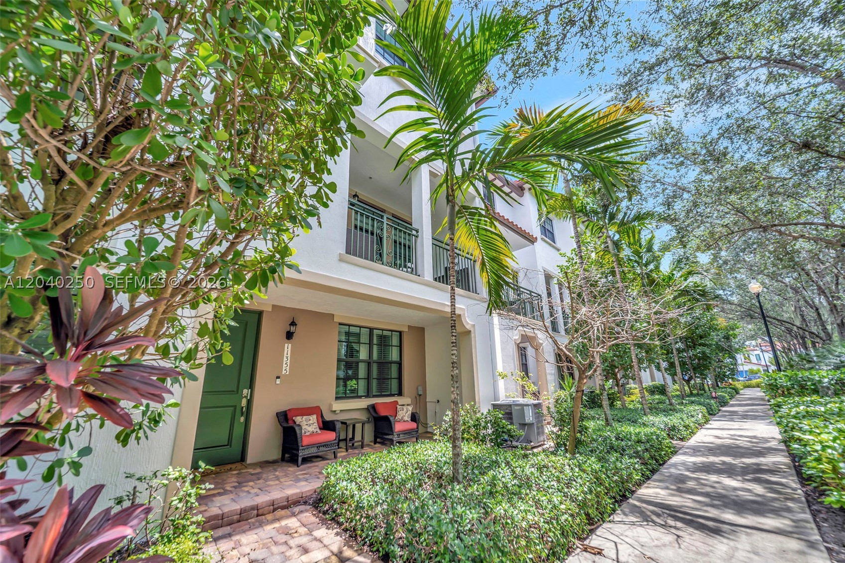 PEMBROKE LAKES SOUTH - Residential
