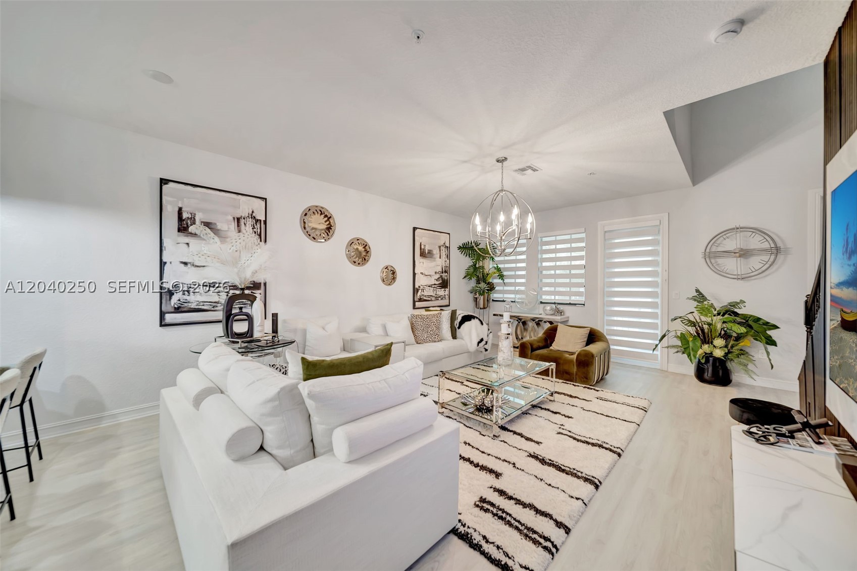 PEMBROKE LAKES SOUTH - Residential