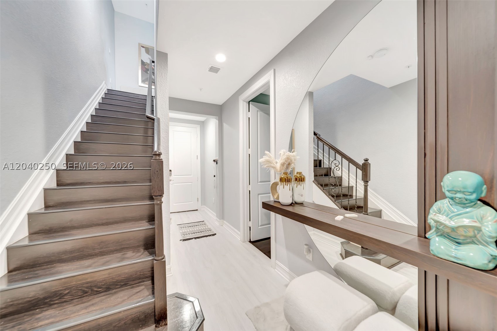 PEMBROKE LAKES SOUTH - Residential