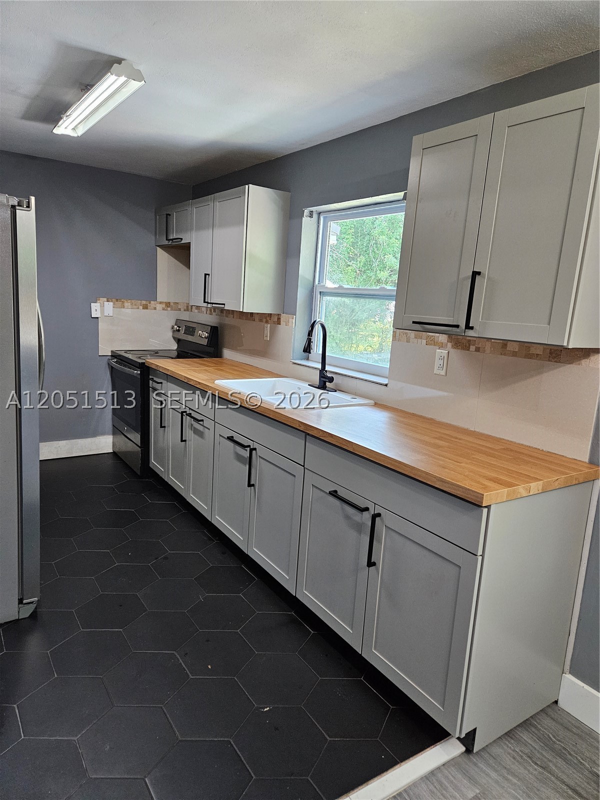 MIAMI GARDENS ESTATES - Residential Lease