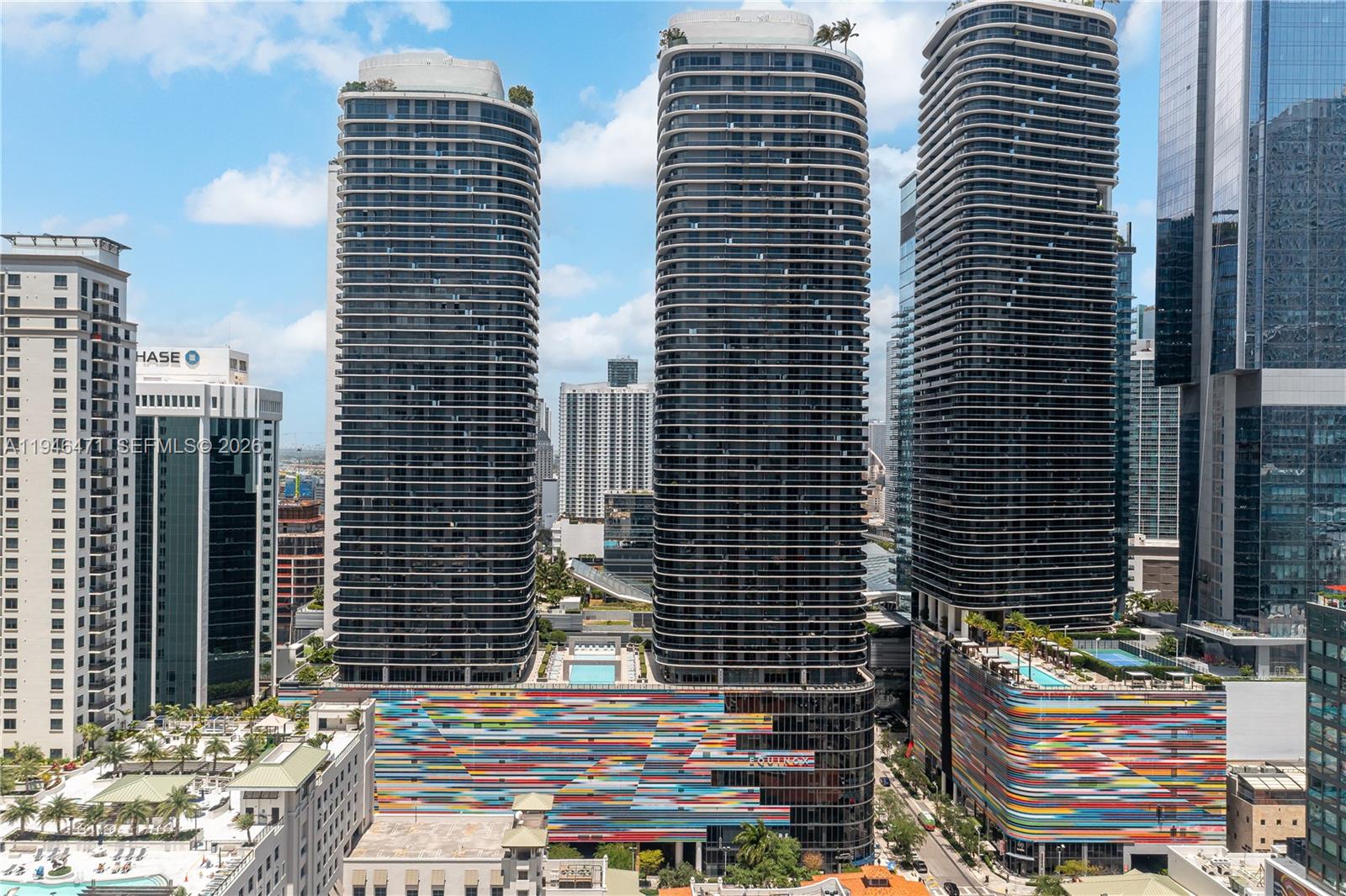 Spacious 1 Bedroom + Den | 2 Bathrooms – Brickell Heights East (Line 05). Located in the heart of Brickell, this elegant residence offers exceptional walkability just steps from Brickell City Centre, Mary Brickell Village, renowned dining, and vibrant nightlife. Enjoy unmatched convenience with an Equinox gym located within the building. The unit features floor-to-ceiling impact windows, sleek modern finishes, a Sub-Zero refrigerator, and premium appliances throughout. The versatile den is ideal for a home office or guest area and is complemented by a second full bathroom, offering added functionality and comfort.

Currently tenant-occupied and generating immediate rental income, with a tenant open to staying or vacating—making this an excellent opportunity for both investors and future end users.

Brickell Heights East is a full-service luxury building offering rooftop pools, state-of-the-art fitness facilities, a spa, and 24/7 concierge service.