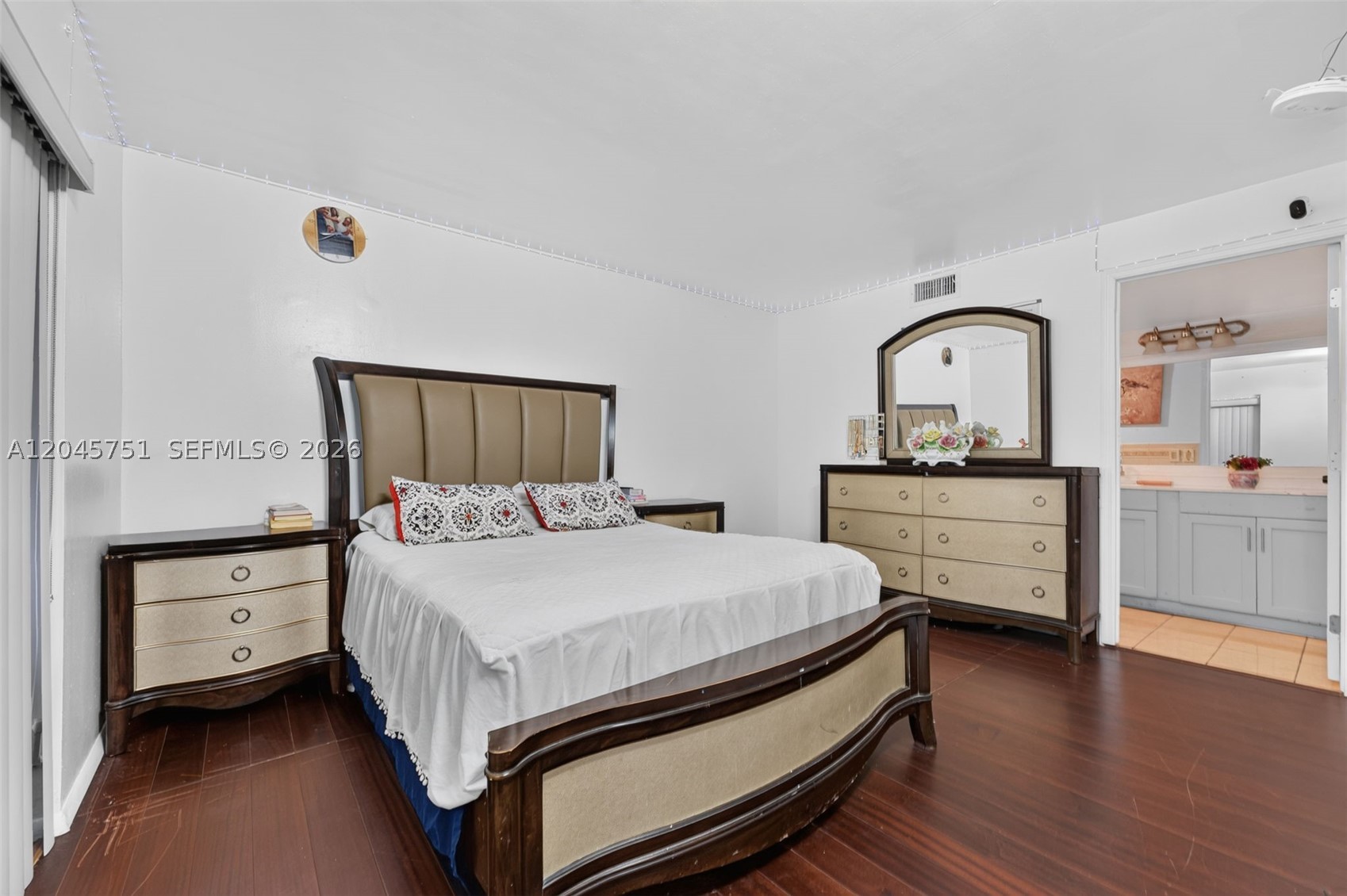 QUATRAINE CONDO I PH I - Residential
