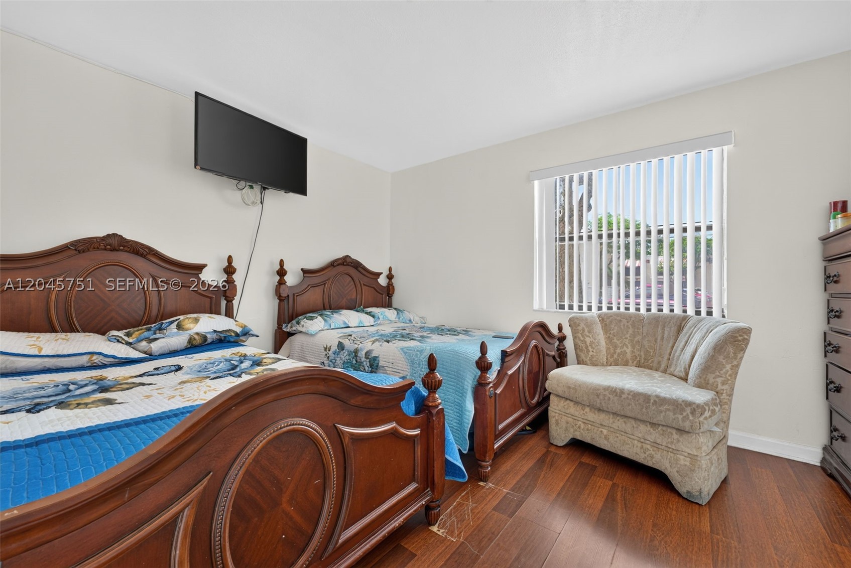 QUATRAINE CONDO I PH I - Residential