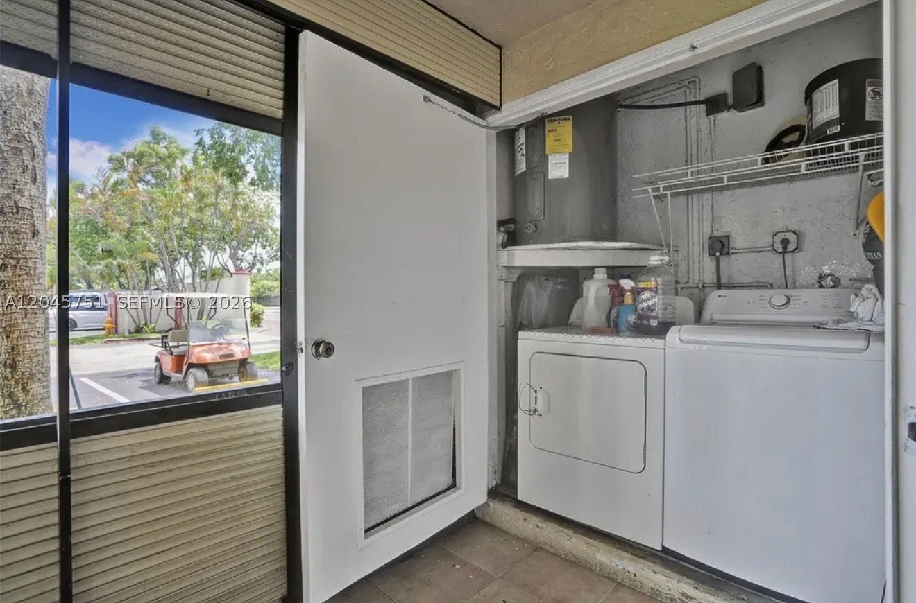 QUATRAINE CONDO I PH I - Residential