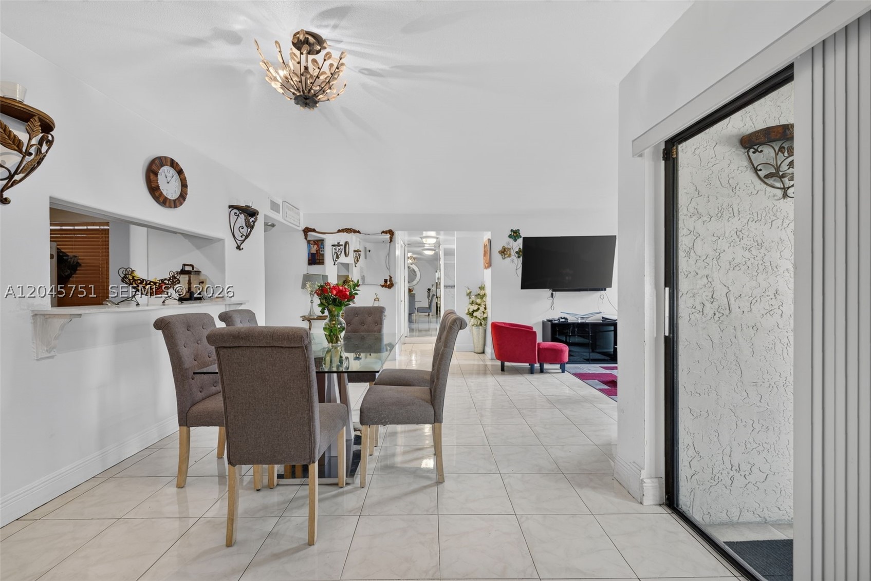 QUATRAINE CONDO I PH I - Residential