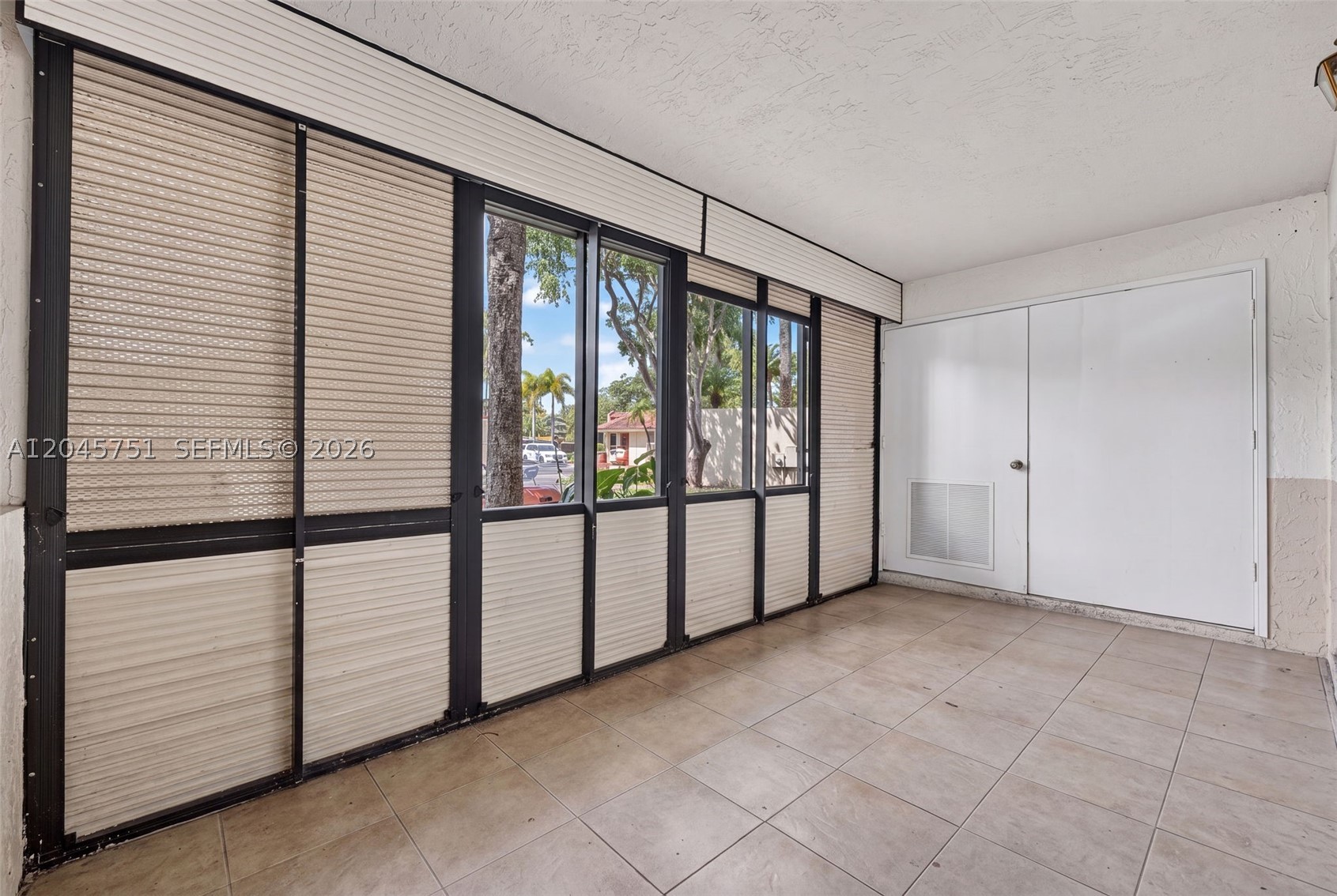 QUATRAINE CONDO I PH I - Residential