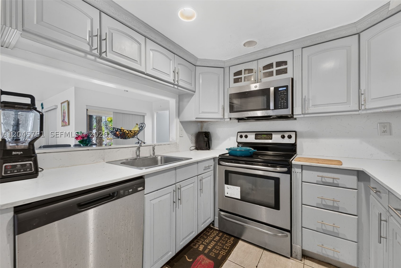 QUATRAINE CONDO I PH I - Residential