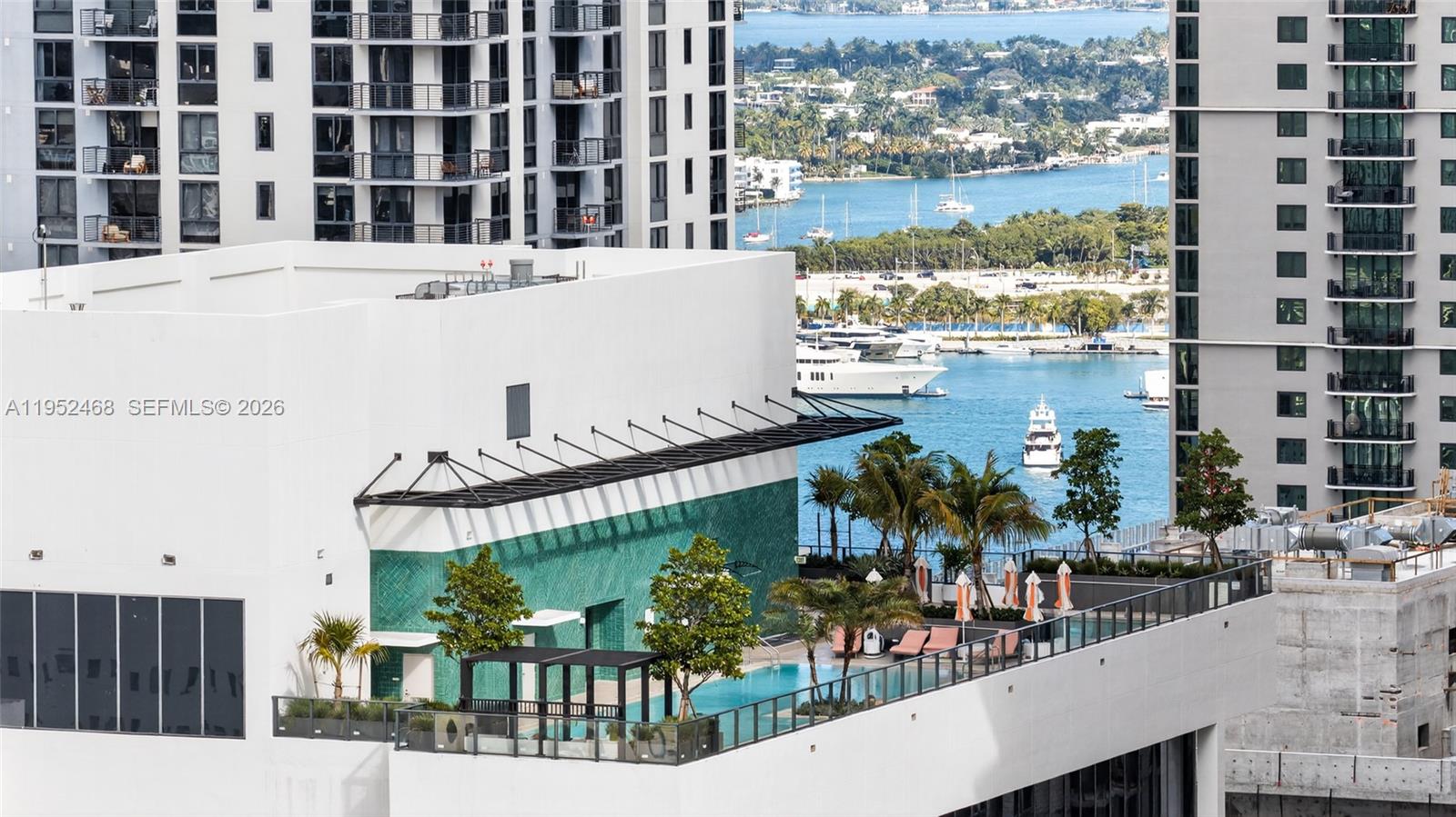 Exceptional short-term rental investment in the newest Crosby at Downtown Miami Worldcenter - one of the most powerful income-producing locations in Miami. Turn-key, Fully furnished 1-bed new construction with NO rental restrictions: Daily rentals, Airbnb, and all short-term rentals allowed. 
Enjoy access to over 20,000 sf curated amenities, including a rooftop resort-style pool, movie theater, game room, business spaces, social lounge, indoor/outdoor garden, spa, jacuzzi, concierge services and more. 
Walk to Brightline Station, Bayside Marketplace, Kaseya Center, world-class restaurants, nightlife, and entertainment. Minutes to PortMiami, Brickell, Wynwood and Miami Beach — a magnet for tourists, cruise travelers, business travelers and event traffic.