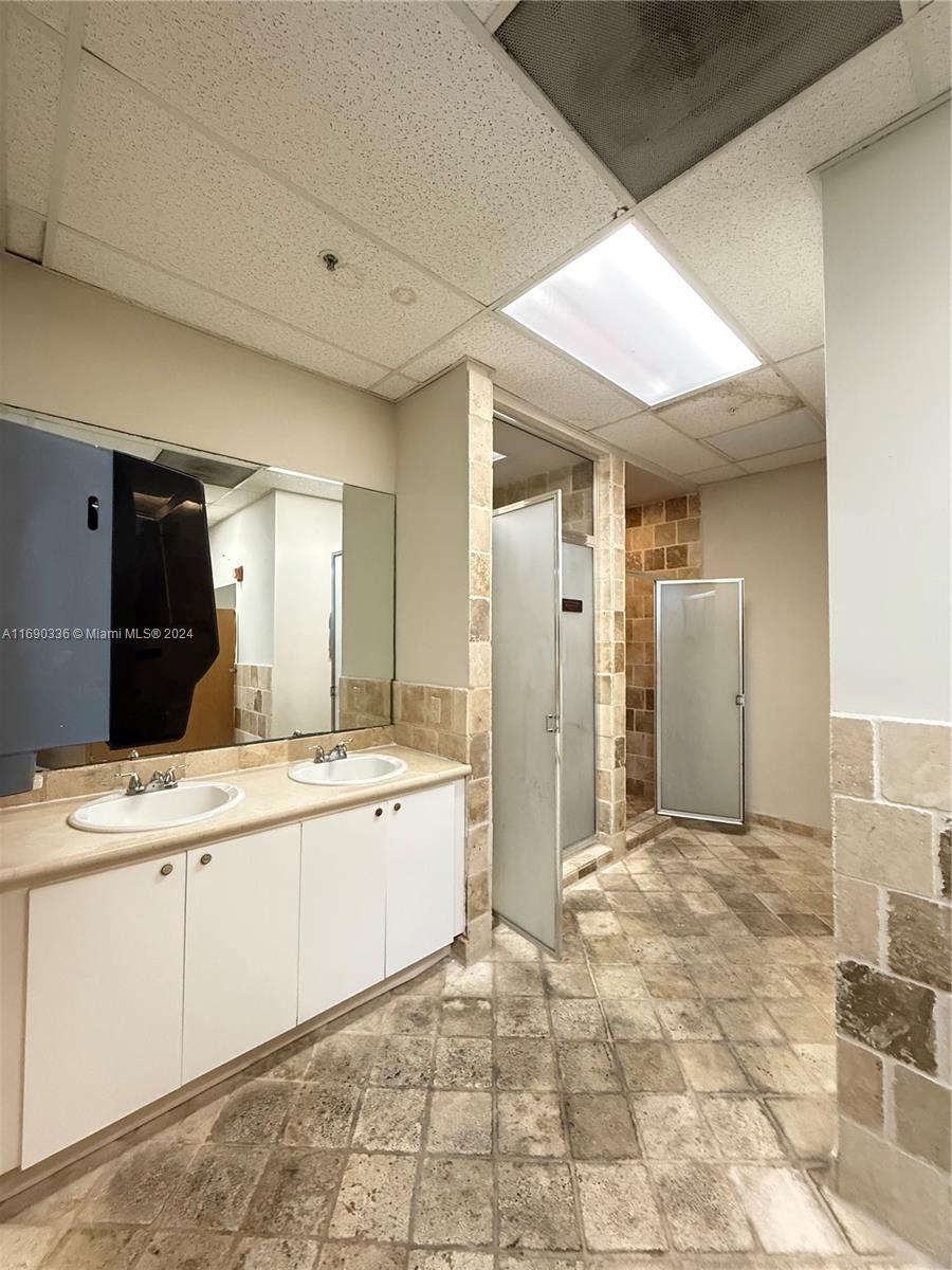 CORAL PLAZA OF MIAMI COND - Residential Lease