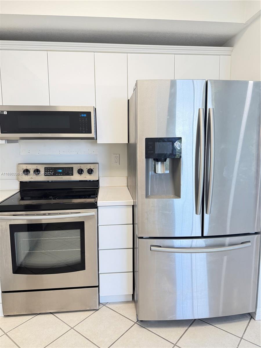 CORAL PLAZA OF MIAMI COND - Residential Lease