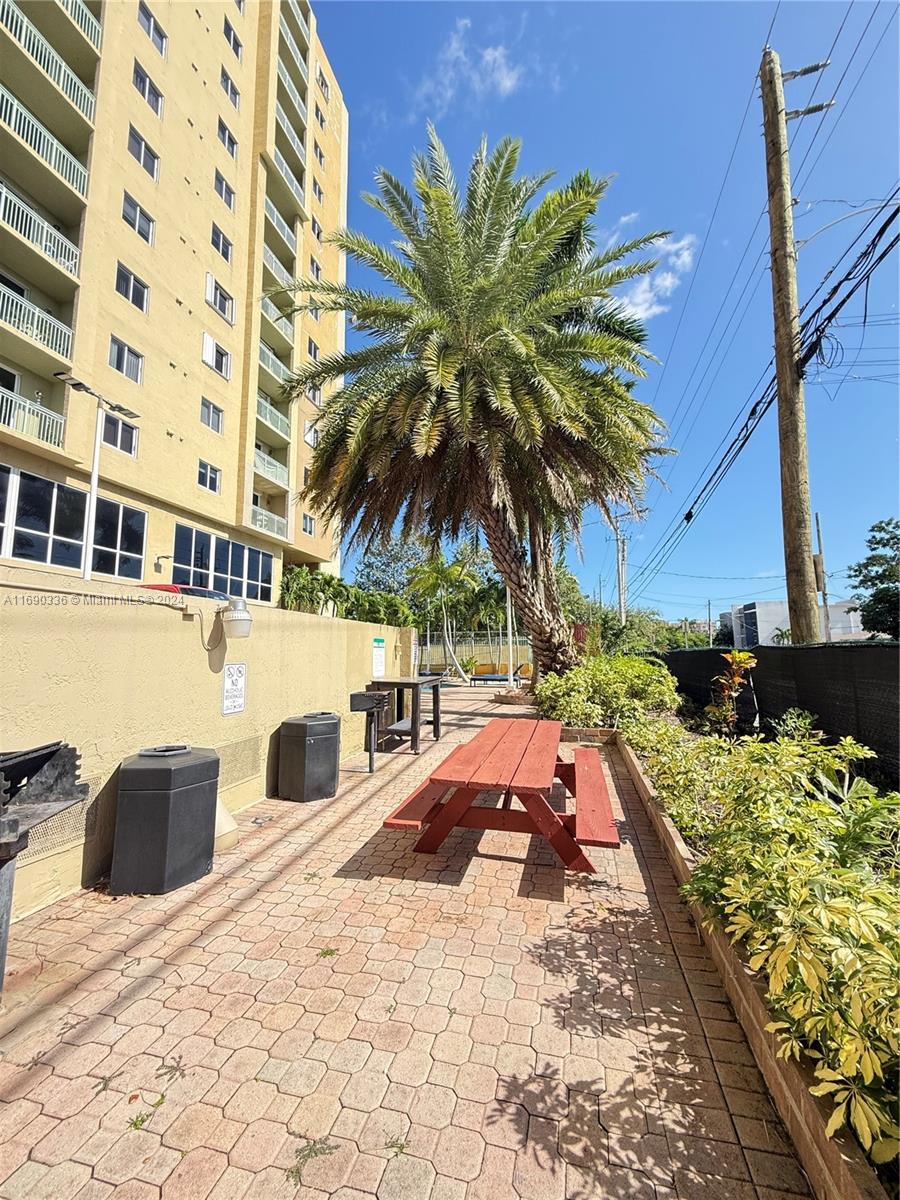CORAL PLAZA OF MIAMI COND - Residential Lease