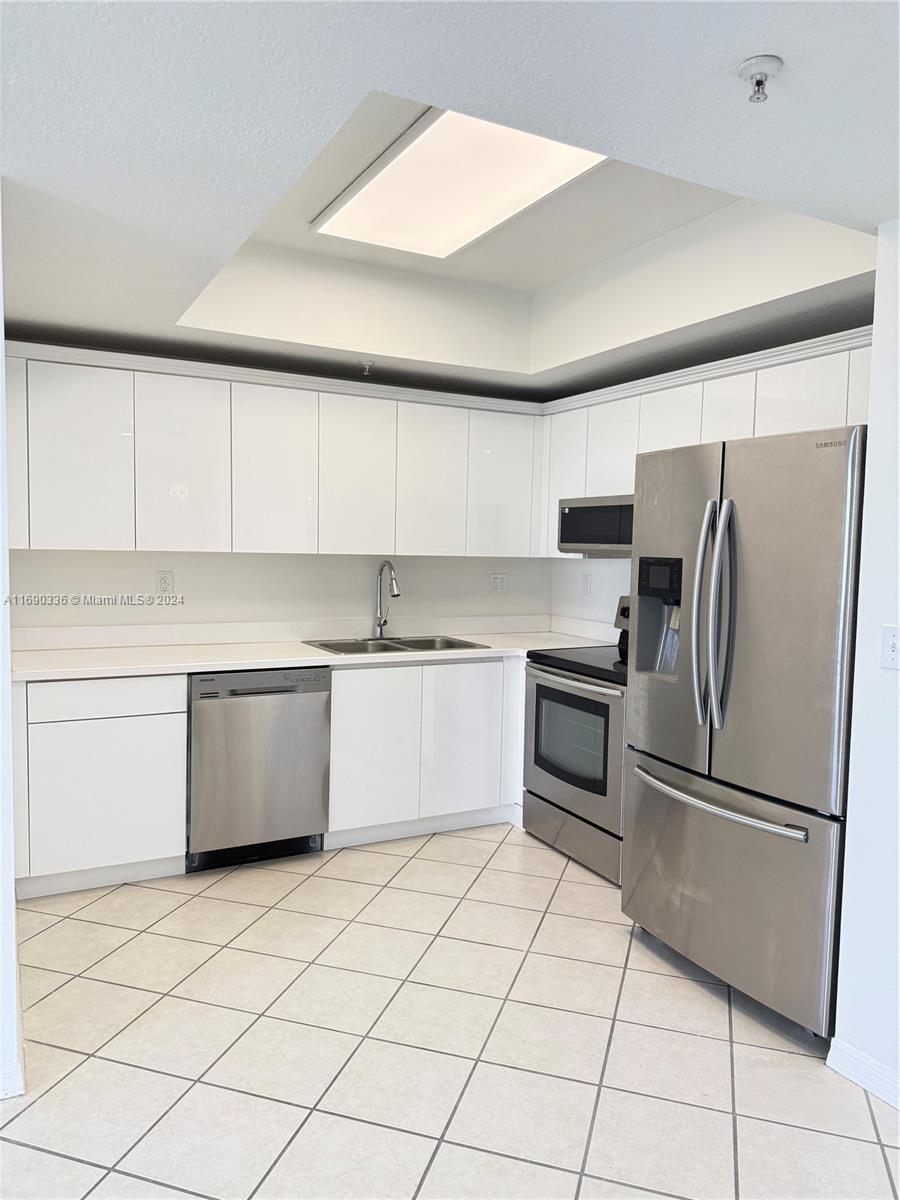 CORAL PLAZA OF MIAMI COND - Residential Lease