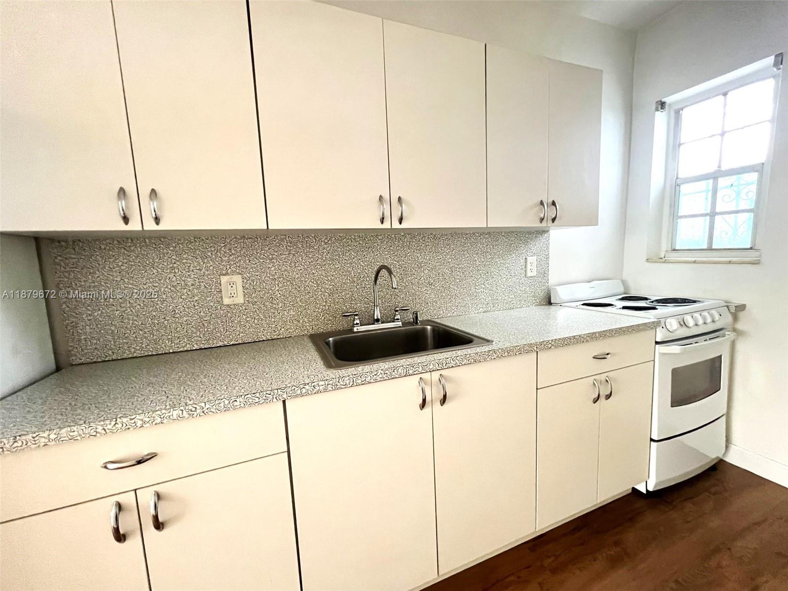BUENA VISTA EST - Residential Lease