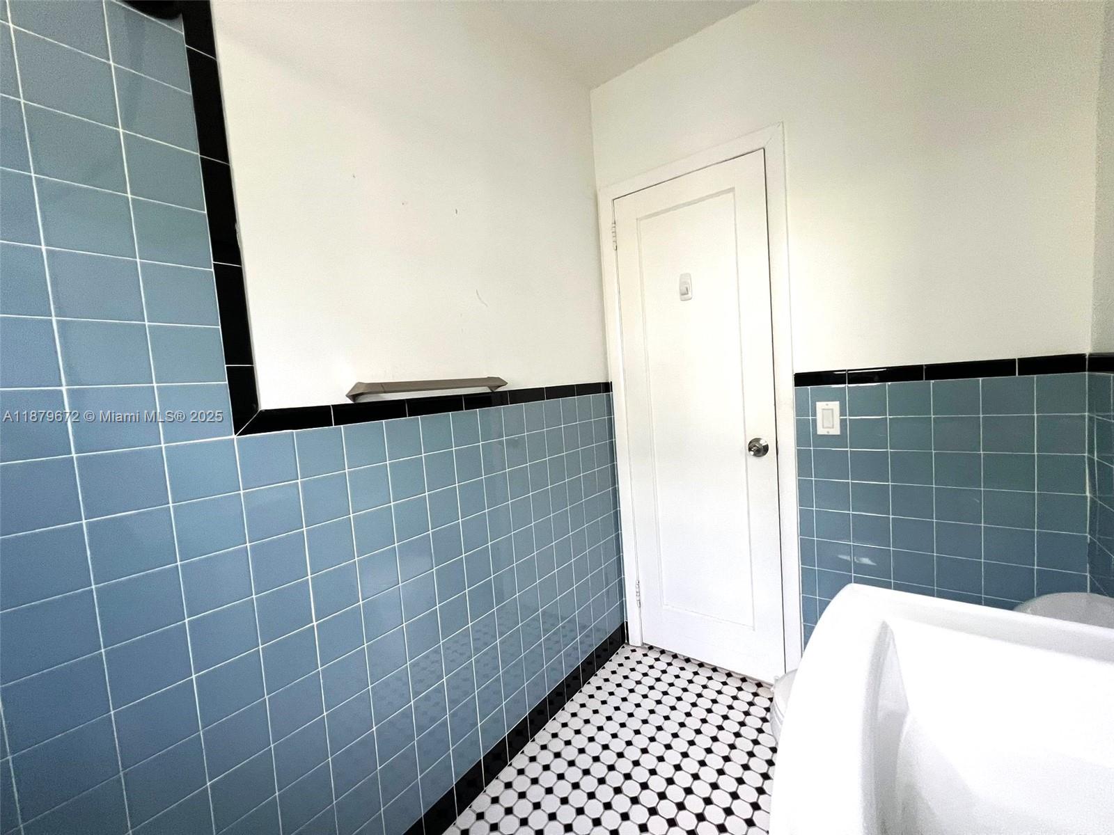BUENA VISTA EST - Residential Lease