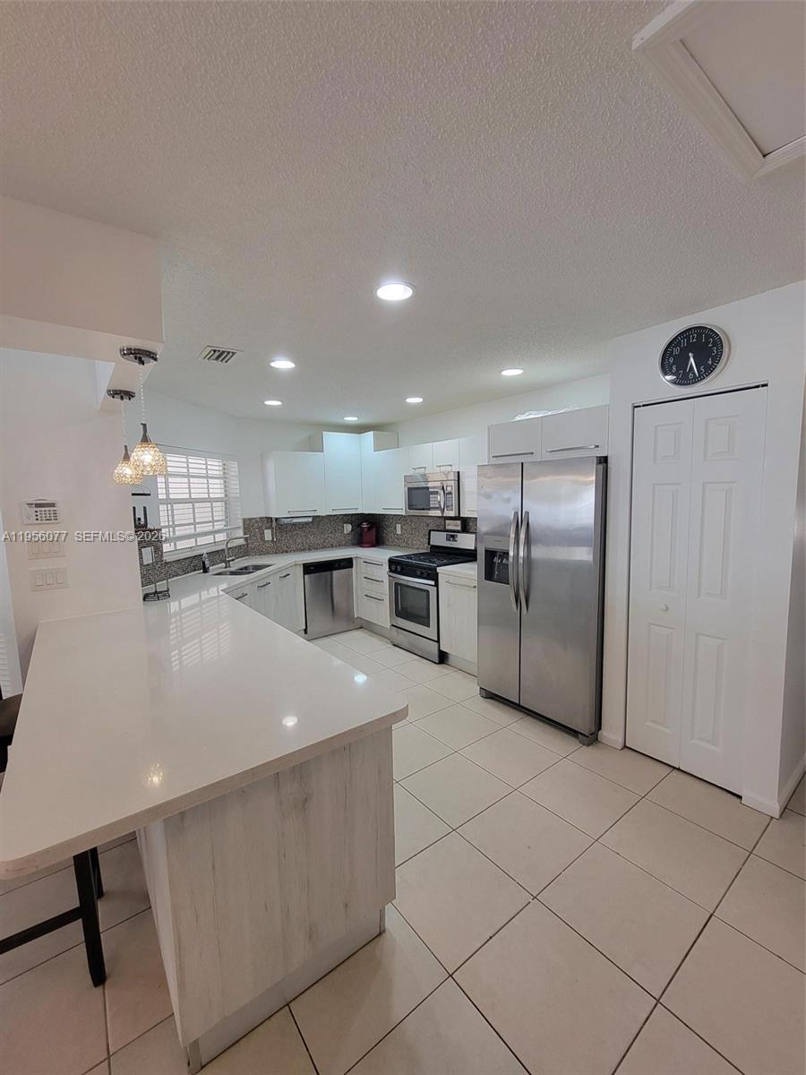 SAWGRASS PLANTATION - Residential Lease