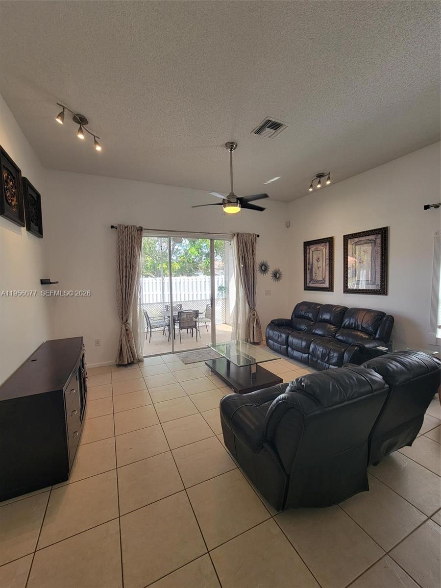 SAWGRASS PLANTATION - Residential Lease