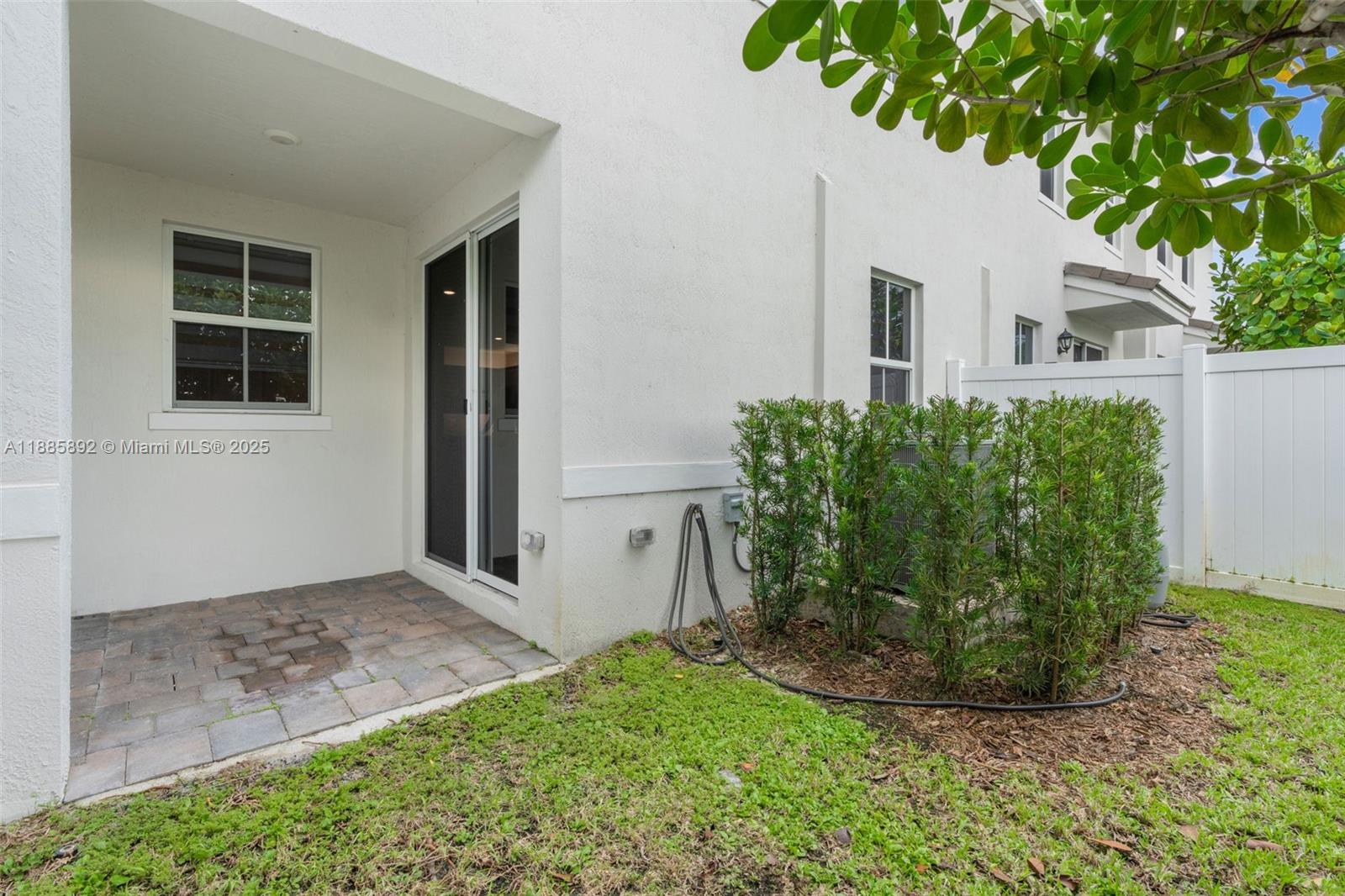 MERRICK SQUARE - Residential