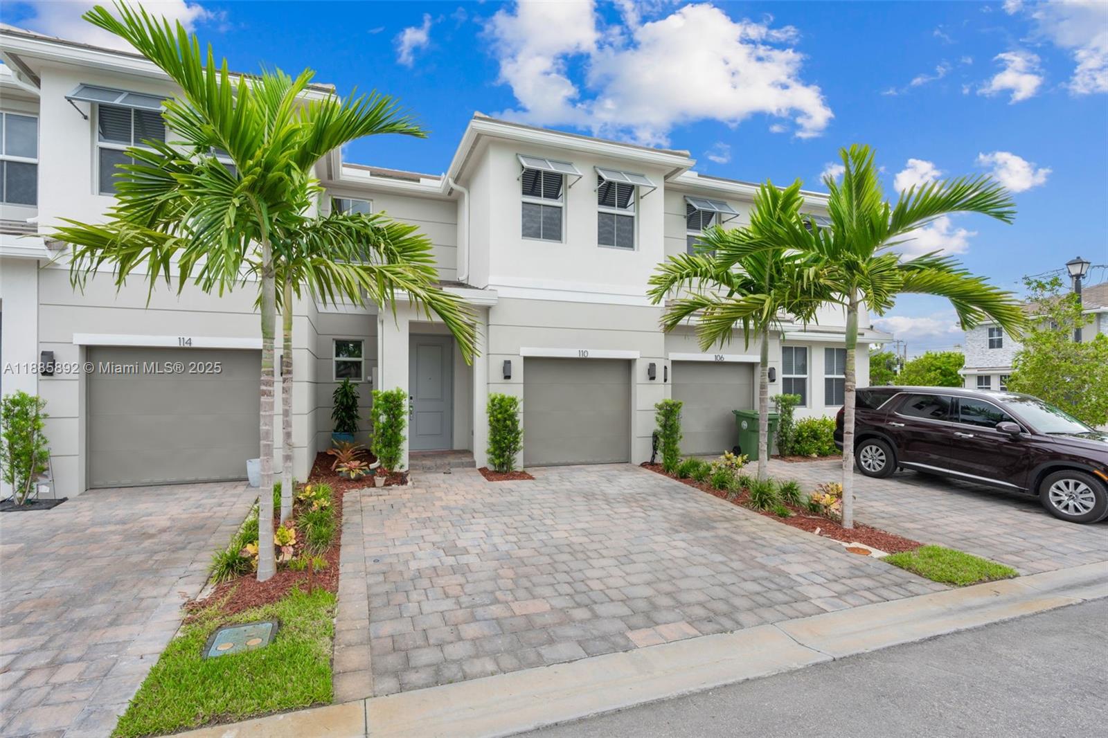 MERRICK SQUARE - Residential