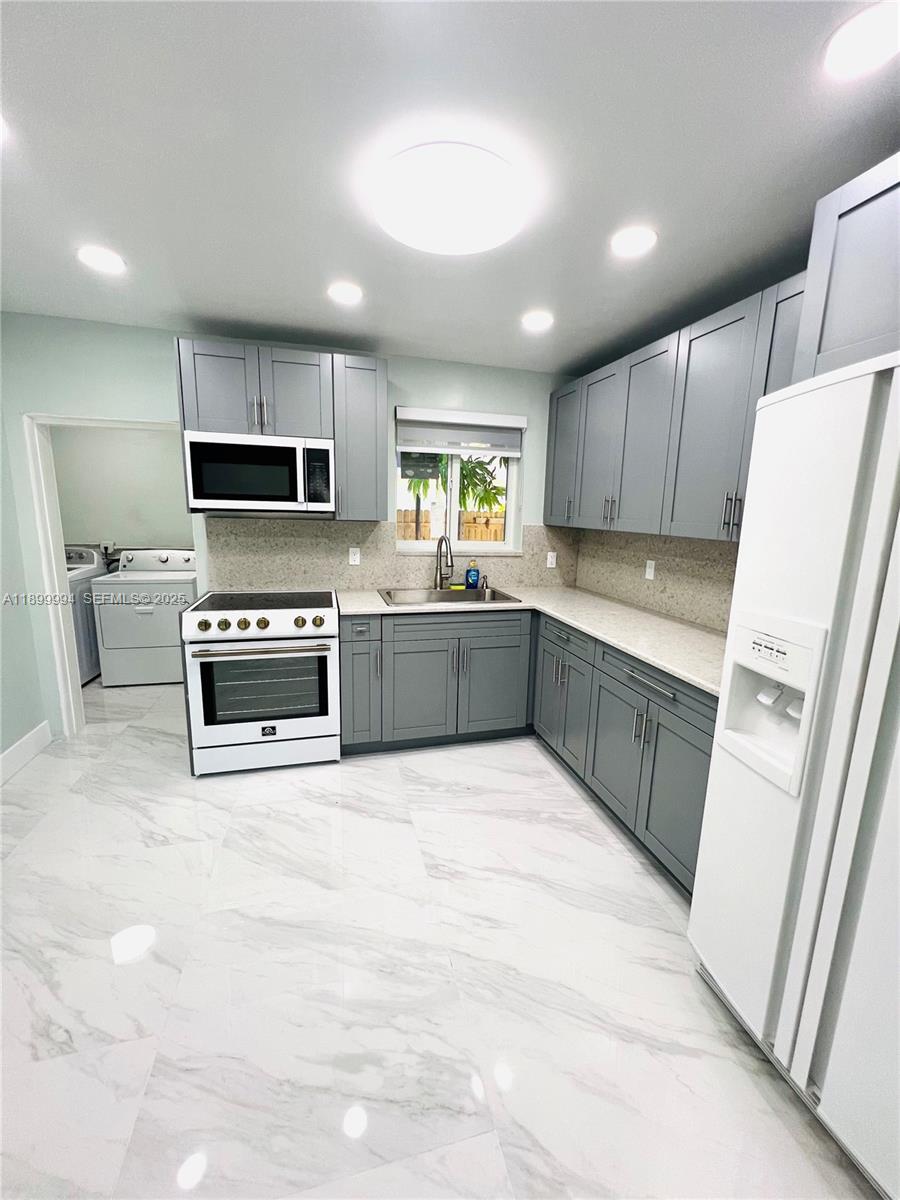 DIXIE HEIGHTS GARDEN - Residential Lease