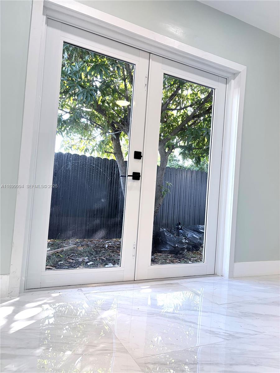 DIXIE HEIGHTS GARDEN - Residential Lease