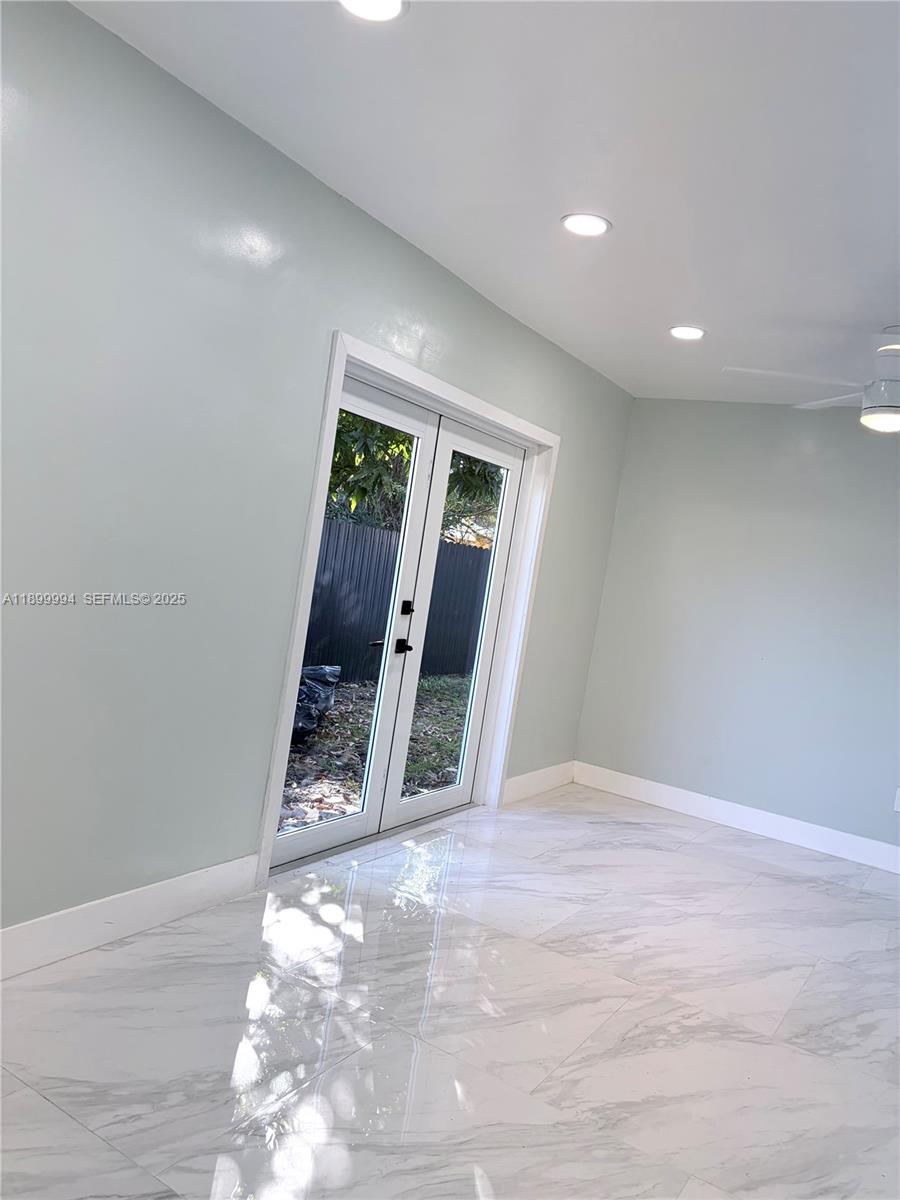 DIXIE HEIGHTS GARDEN - Residential Lease